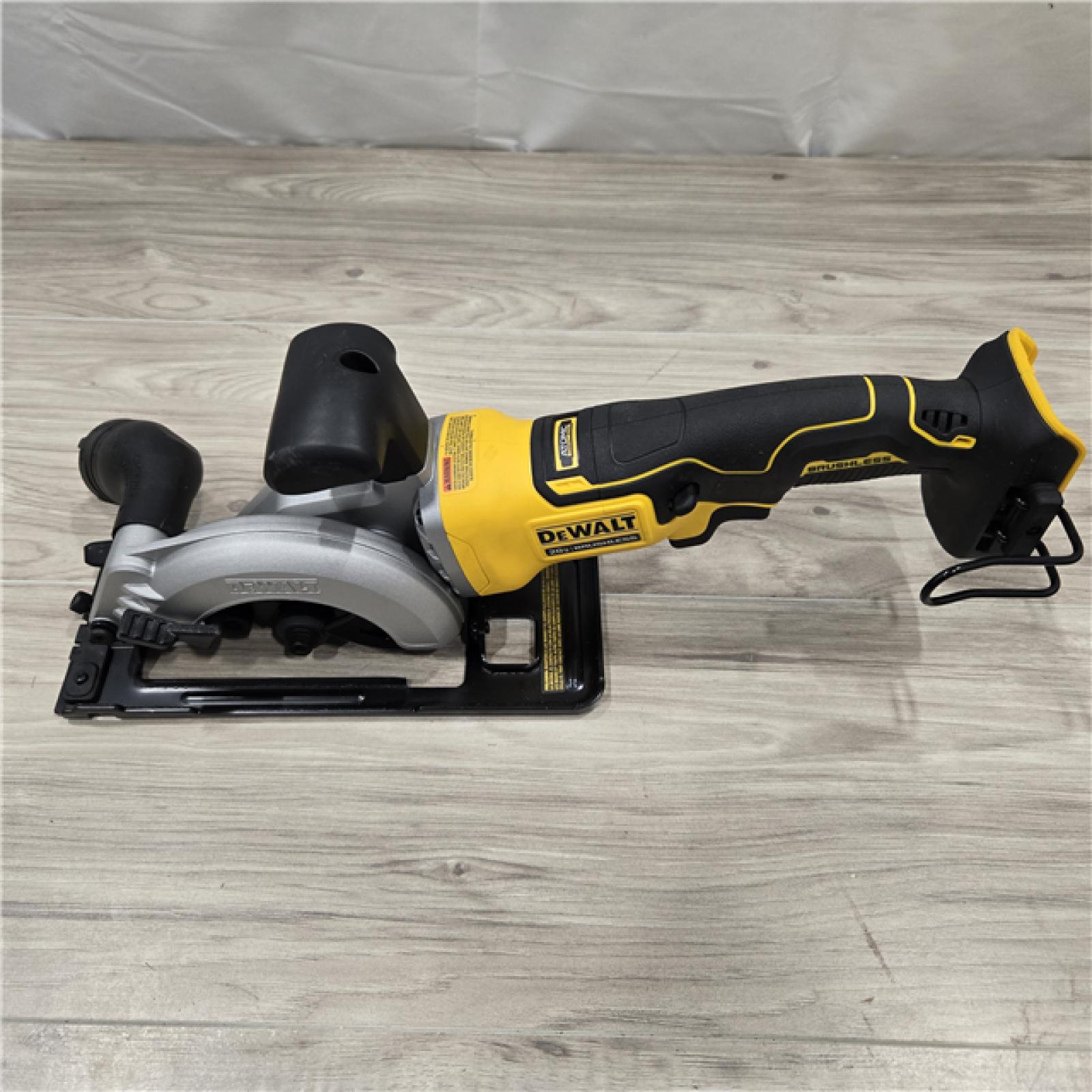 GOOD! - DEWALT ATOMIC 20V MAX Cordless Circular Saw (Tool Only)