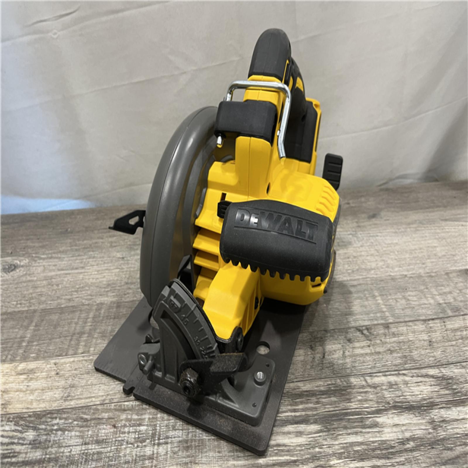 AS-IS DEWALT FLEXVOLT 60V MAX Cordless Brushless 7-1/4 in. Circular Saw with Brake (Tool Only)