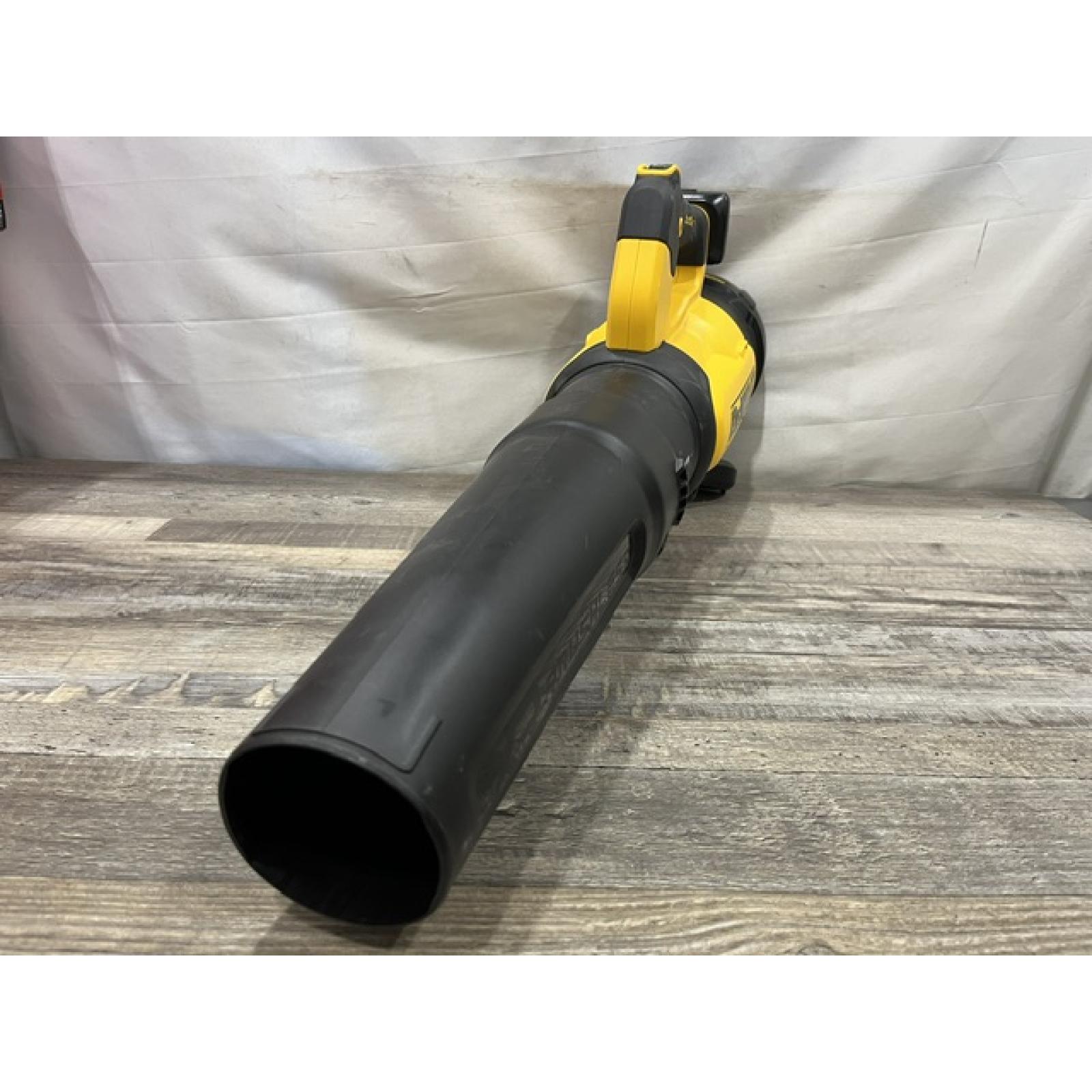 AS-IS DEWALT 20V MAX XR 550 CFM 133 MPH Cordless Battery Powered Blower (Tool-Only)