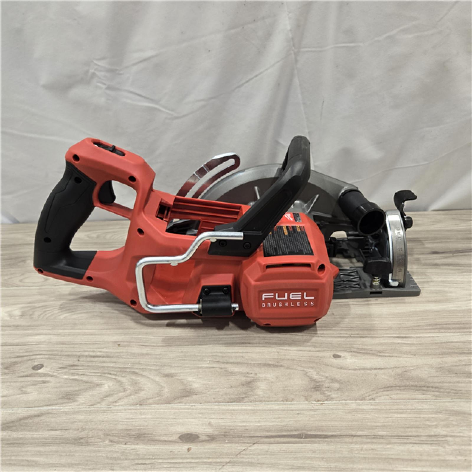 AS-IS MILWAUKEE 7-1/4 REAR HANDLE CIRCULAR SAW (TOOL ONLY)