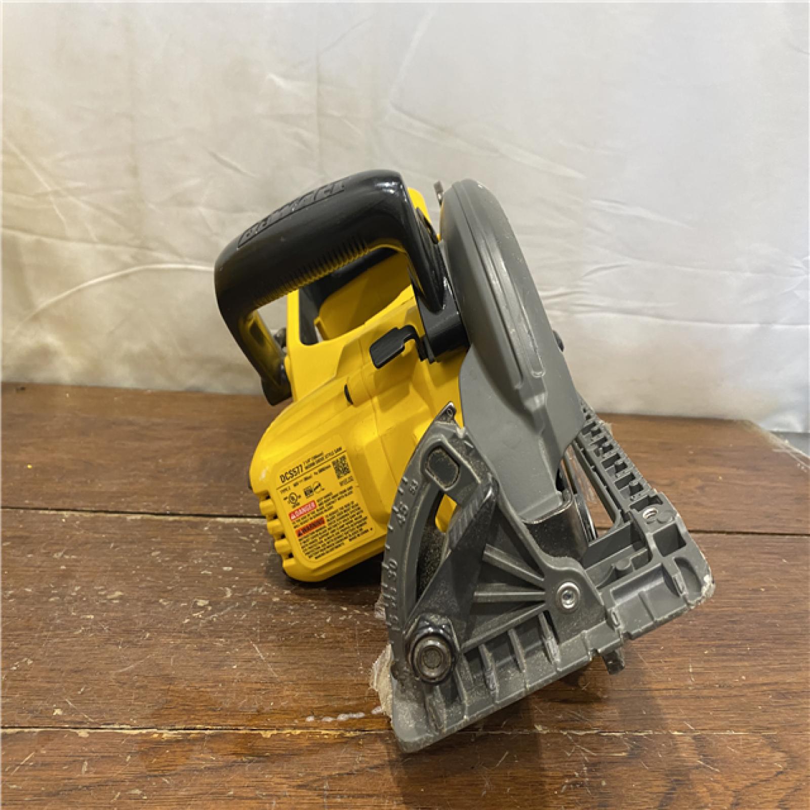 AS-IS DEWALT FLEXVOLT 60V MAX Cordless Brushless 7-1/4 in. Wormdrive Style Circular Saw (Tool Only)