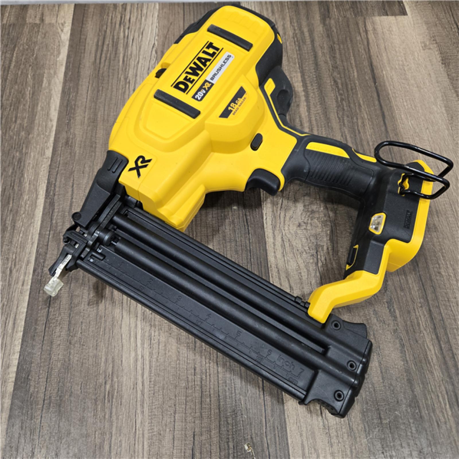 GOOD DEWALT 20V MAX XR 18 Gauge Brad Nailer Kit
