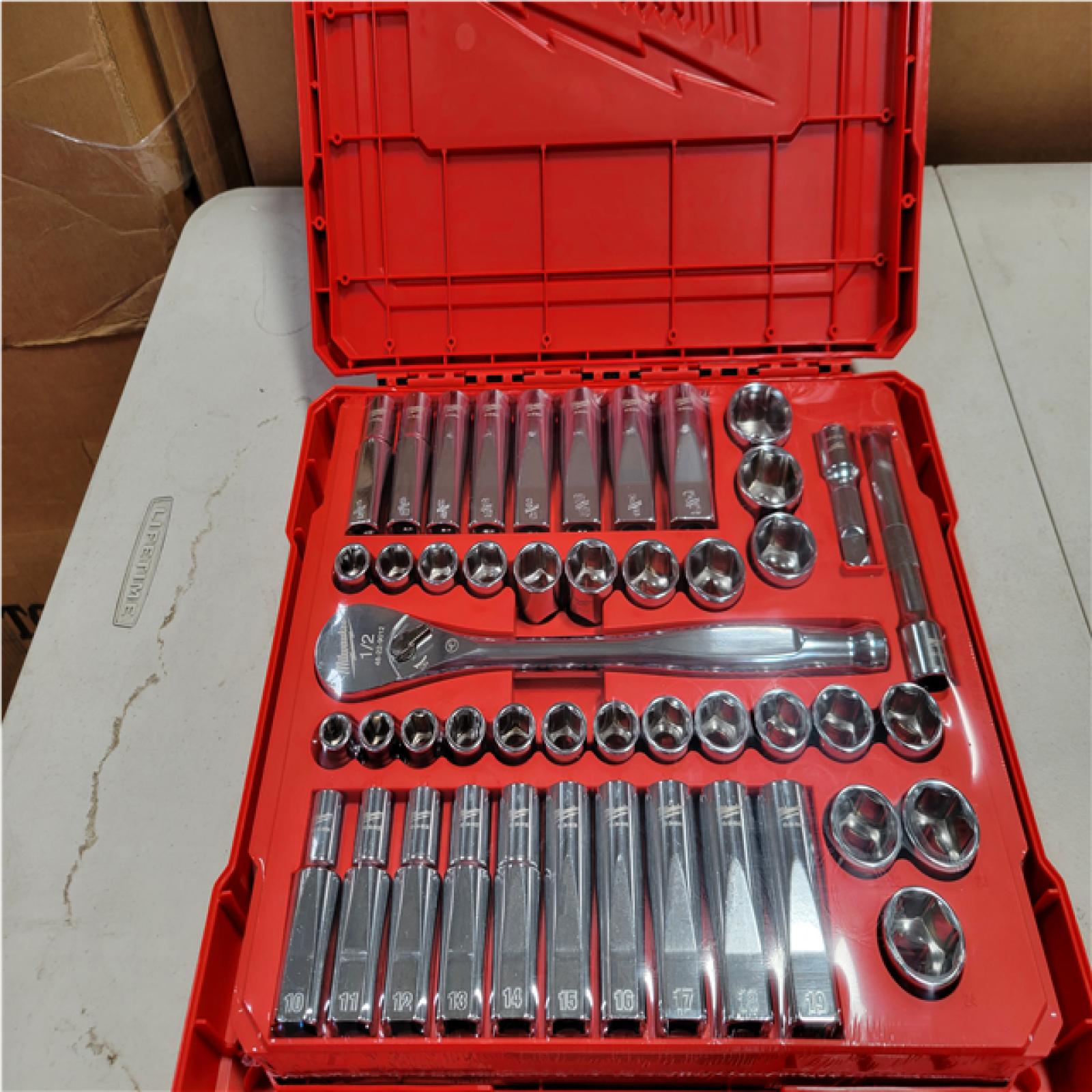 CALIFORNIA AS-IS MILWAUKEE 47PCS 1/2 METRIC & SAE RATCHET AND SOCKETS