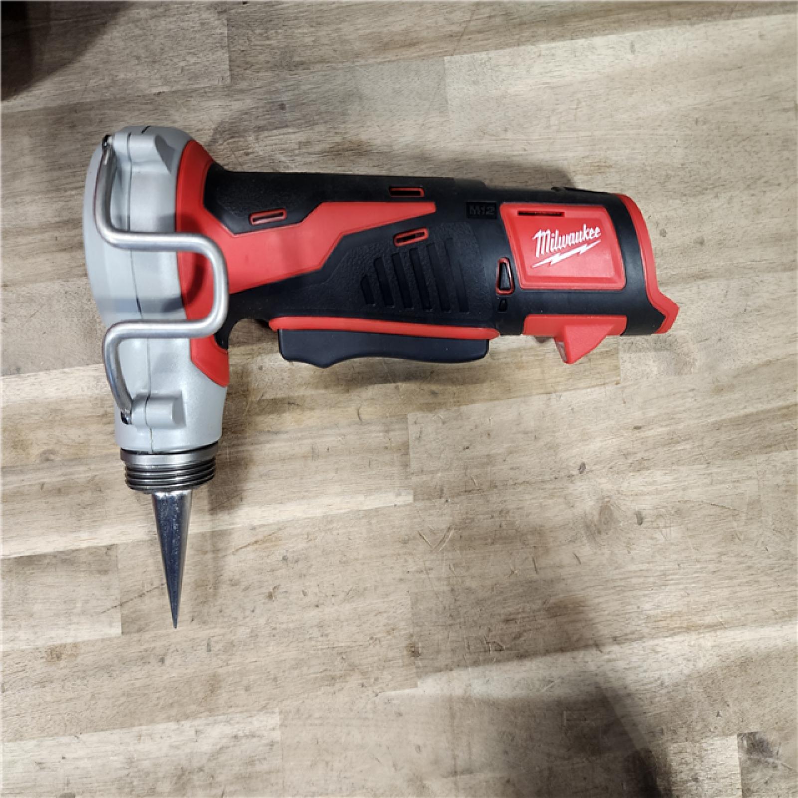 HOUSTON LOCATION - AS-IS Milwaukee M12 12-Volt Lithium-Ion Cordless PEX Expansion Tool Kit with (2) 1.5 Ah Batteries, (3) Expansion Heads and Hard Case