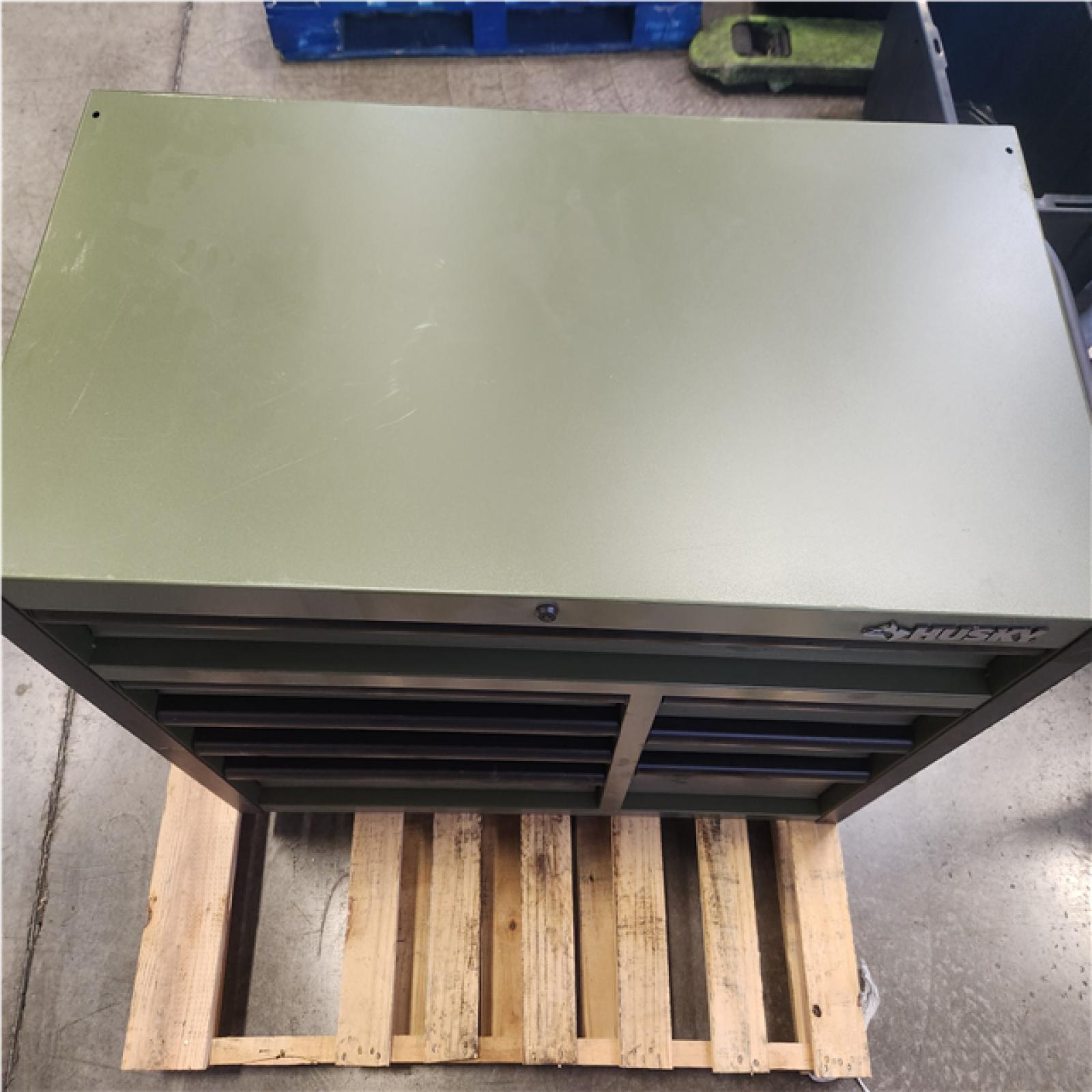 Phoenix LIKE NEW Husky Standard Duty 42 in. x 18 in. D 8-Drawer Matte Army Green Rolling Tool Chest