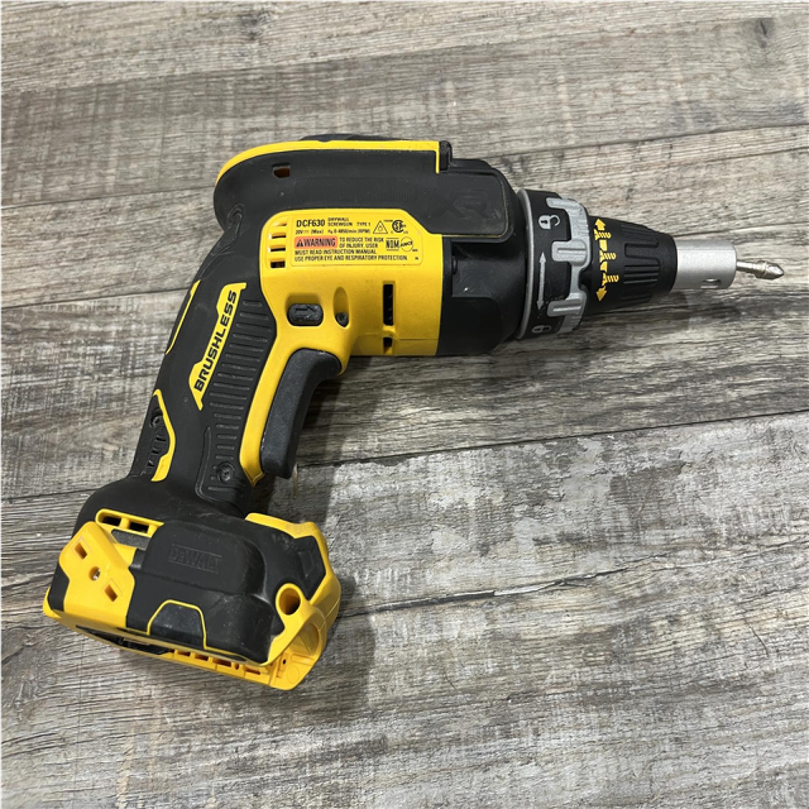 AS-IS DEWALT 20V MAX Cordless Brushless Screw Gun Kit
