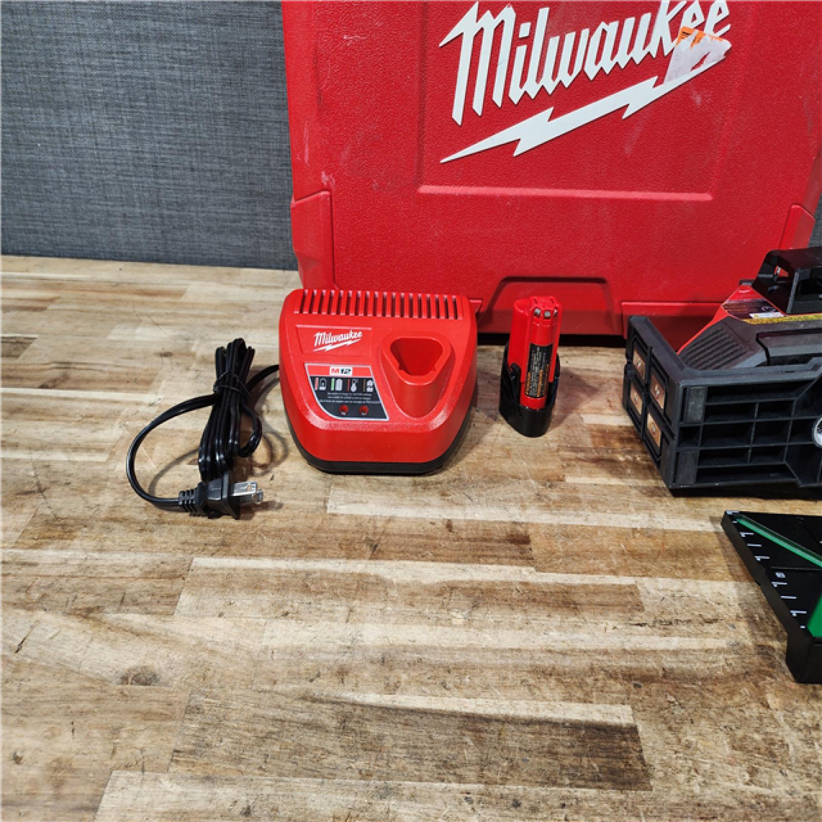 HOUSTON LOCATION - AS - IS Milwaukee 12-Volt Lithium-Ion Cordless Green 250 ft. 3-Plane Laser Level Kit