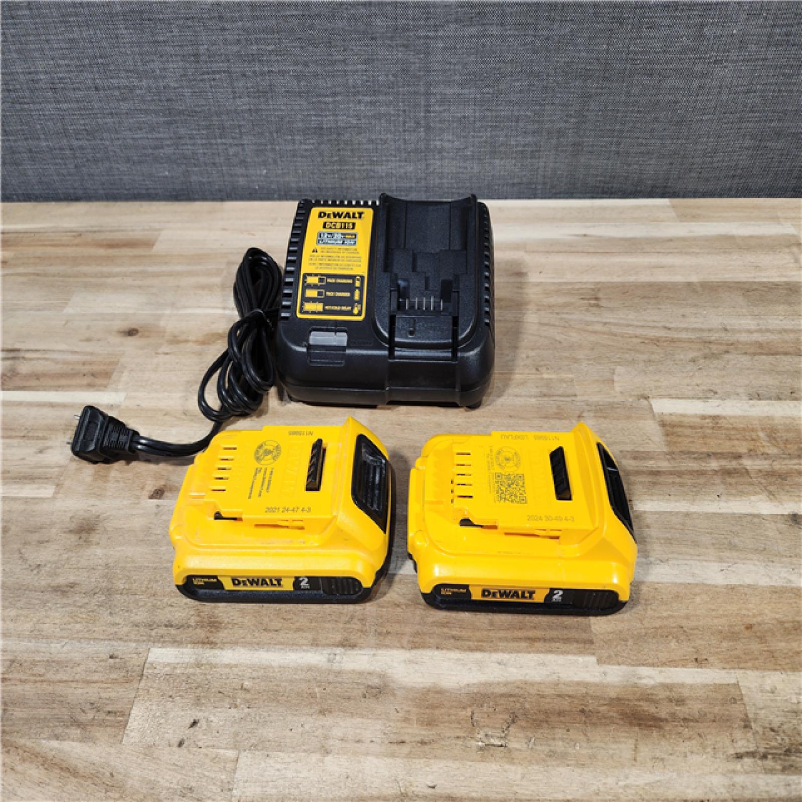 HOUSTON LOCATION - AS-IS DEWALT 2 TOOL COMBO KIT W/ (2) BATTERY & CHARGER