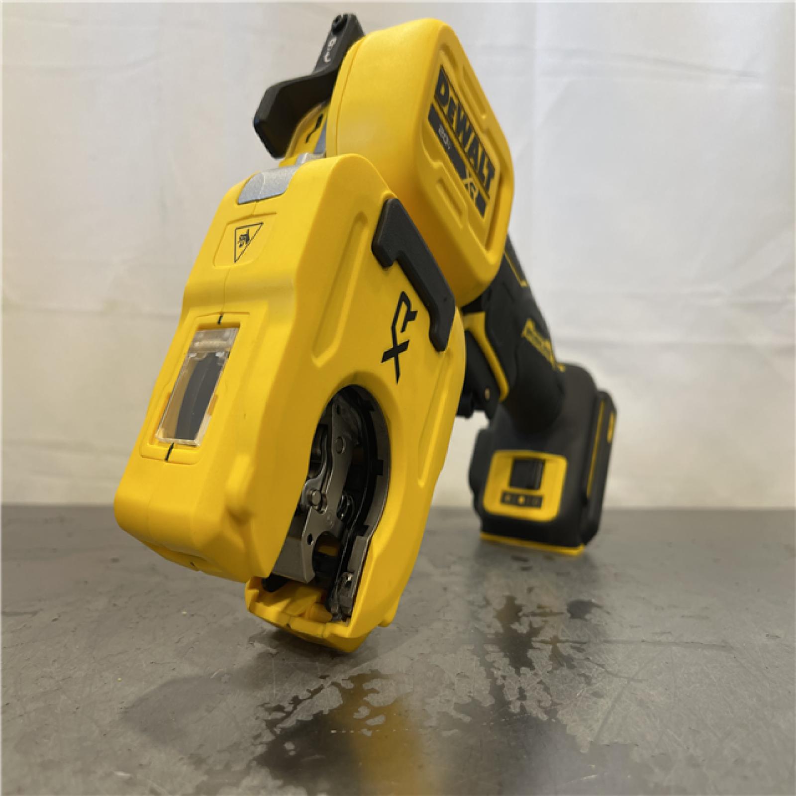 AS-IS - DeWalt 20-Volt MAX XR Copper Cutter