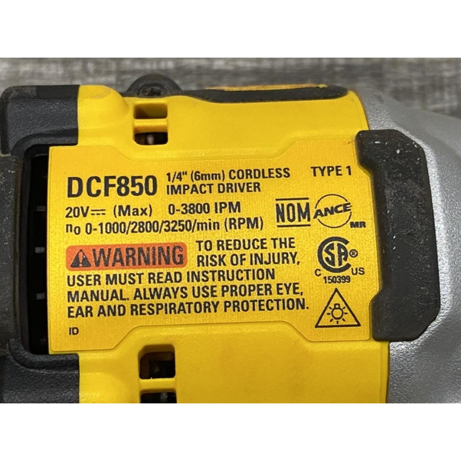 AS-IS DEWALT ATOMIC 20V MAX Lithium-Ion Cordless 1/4 in. Brushless Impact Driver Kit