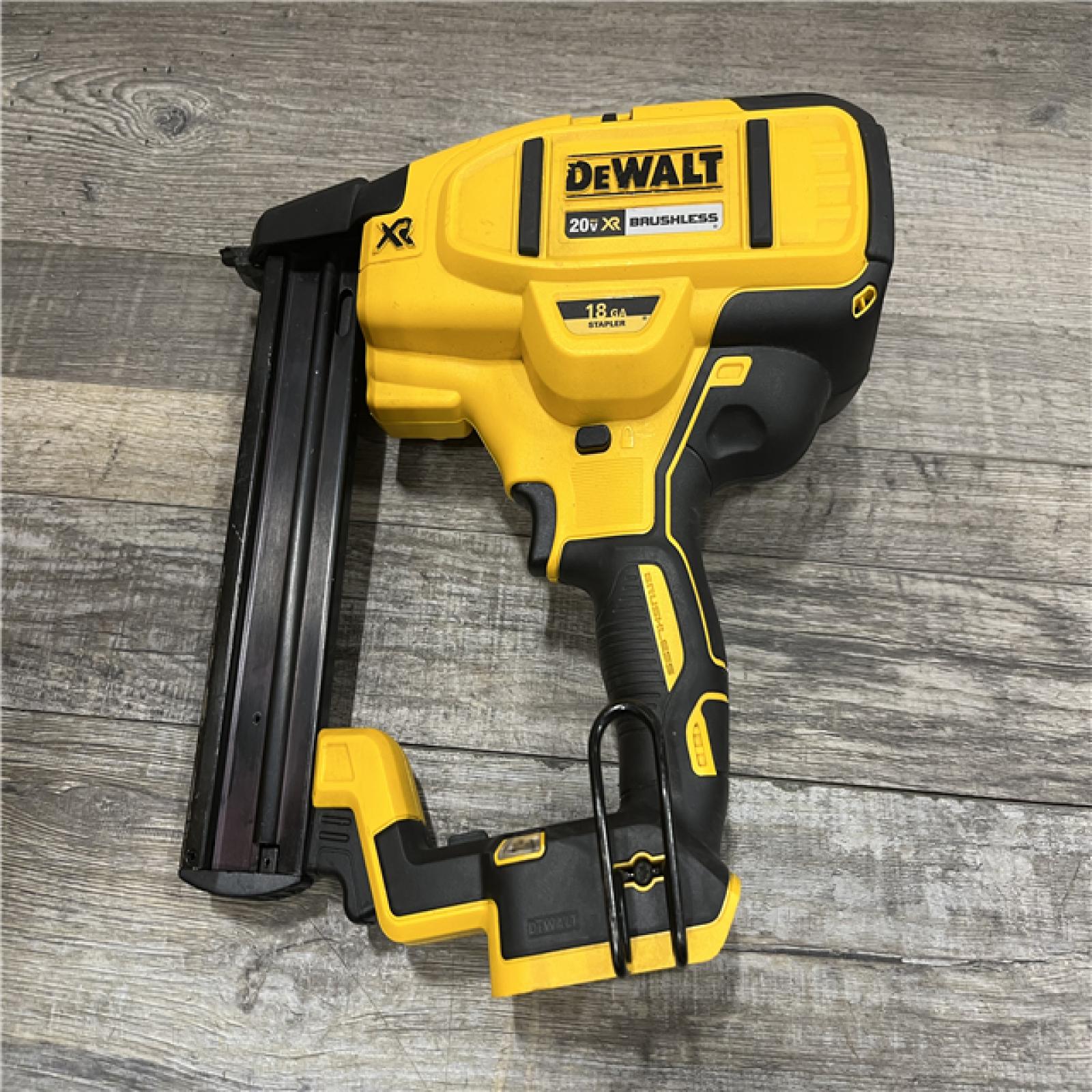 AS-IS DEWALT 20V MAX XR Lithium-Ion Cordless 18-Gauge Narrow Crown Stapler Kit