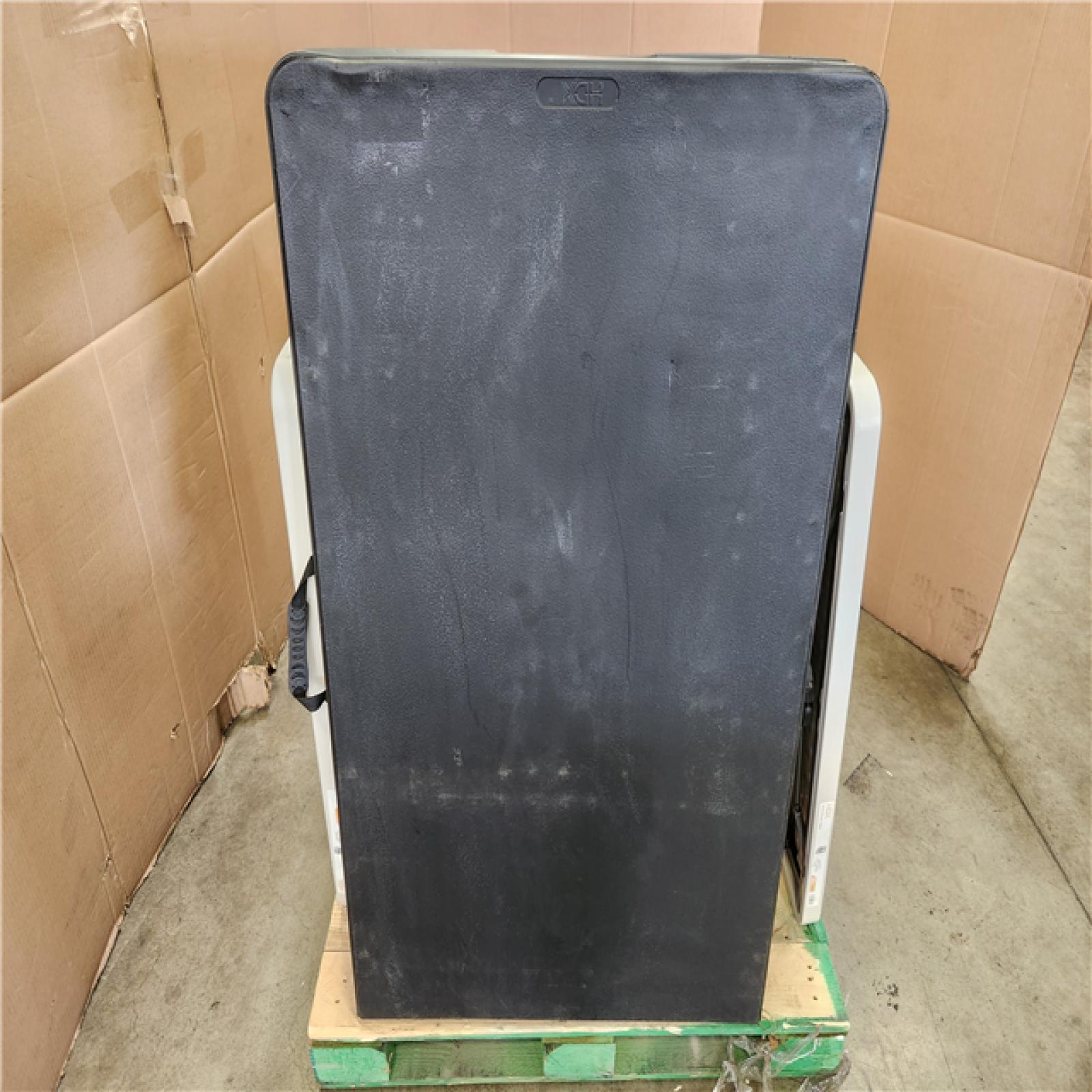 Phoenix LIKE NEW Mixed HDX Folding Tables (17-Tables)