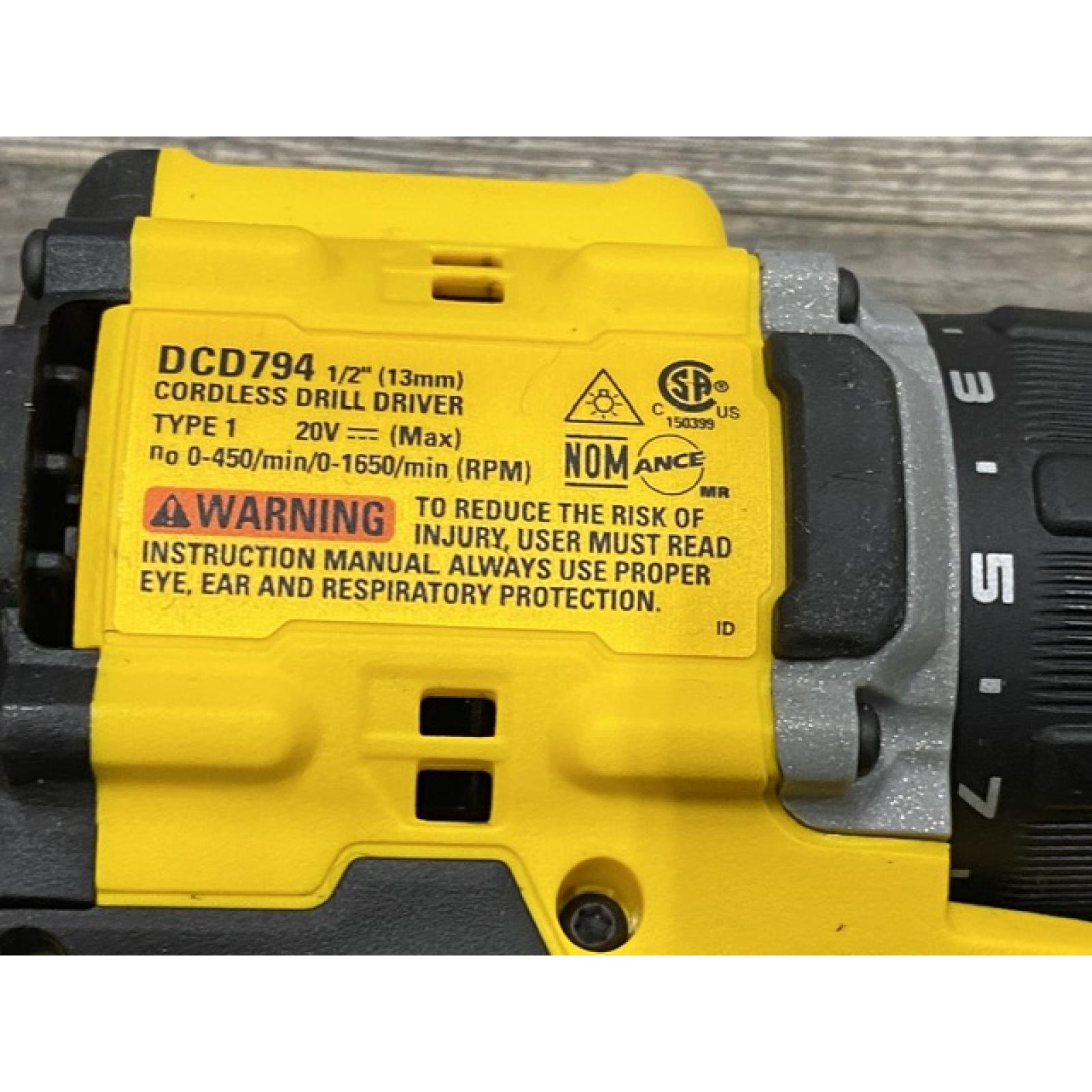 AS-IS DEWALT ATOMIC 20-Volt MAX Lithium-Ion Cordless (2-Tool) Combo Kit