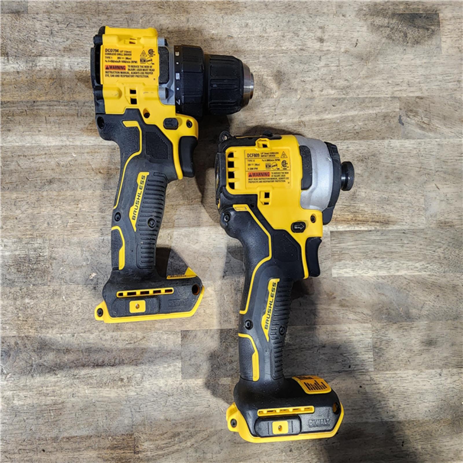 HOUSTON LOCATION - AS-IS Dewalt DCK225D2 20V MAX ATOMIC Brushless Compact Lithium-Ion 1/2 in. Cordless Drill Driver and 1/4 in. Impact Driver Combo Kit with 2 Batteries 2 Ah