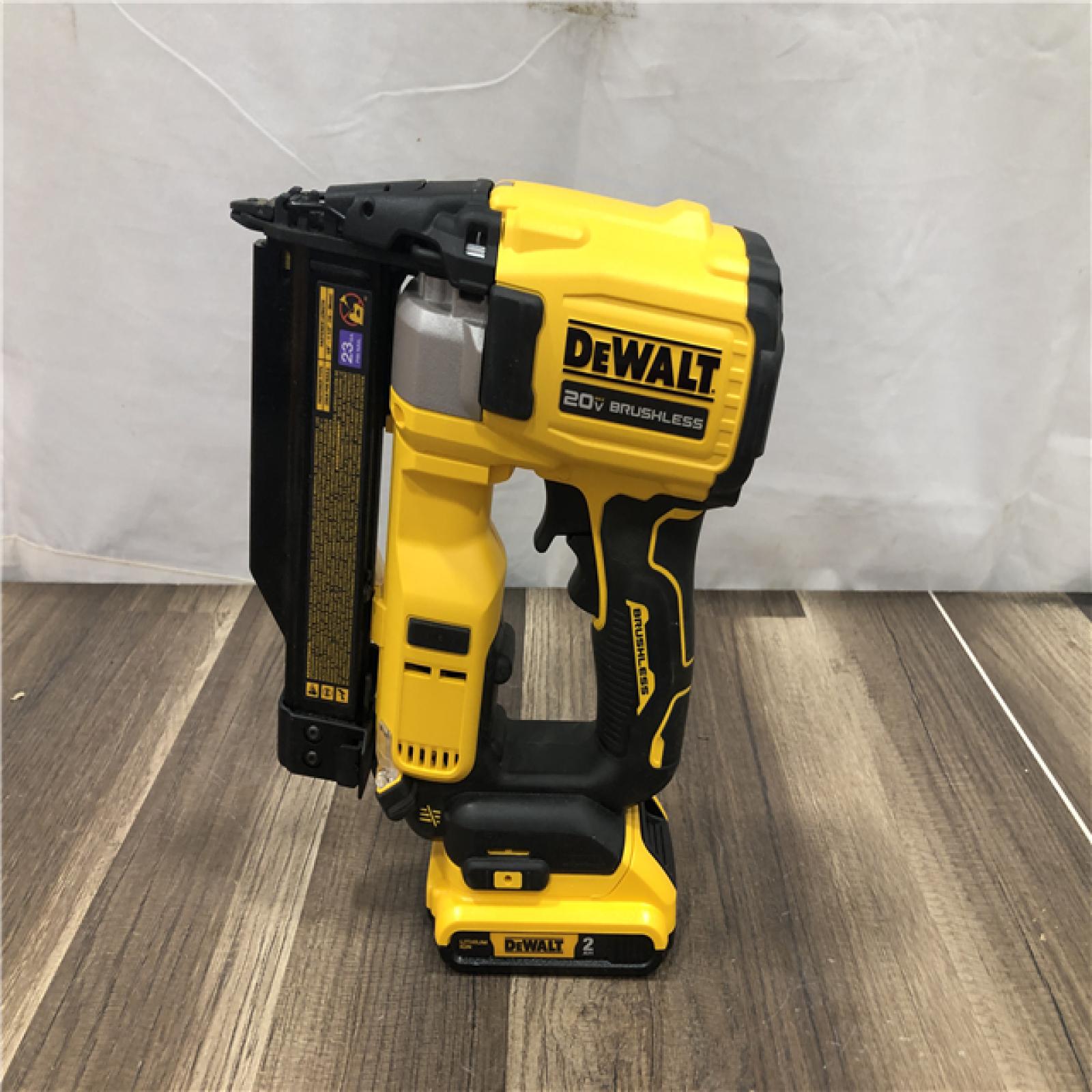 AS-IS DEWALT ATOMIC 20V MAX Lithium Ion Cordless 23 Gauge Pin Nailer Kit