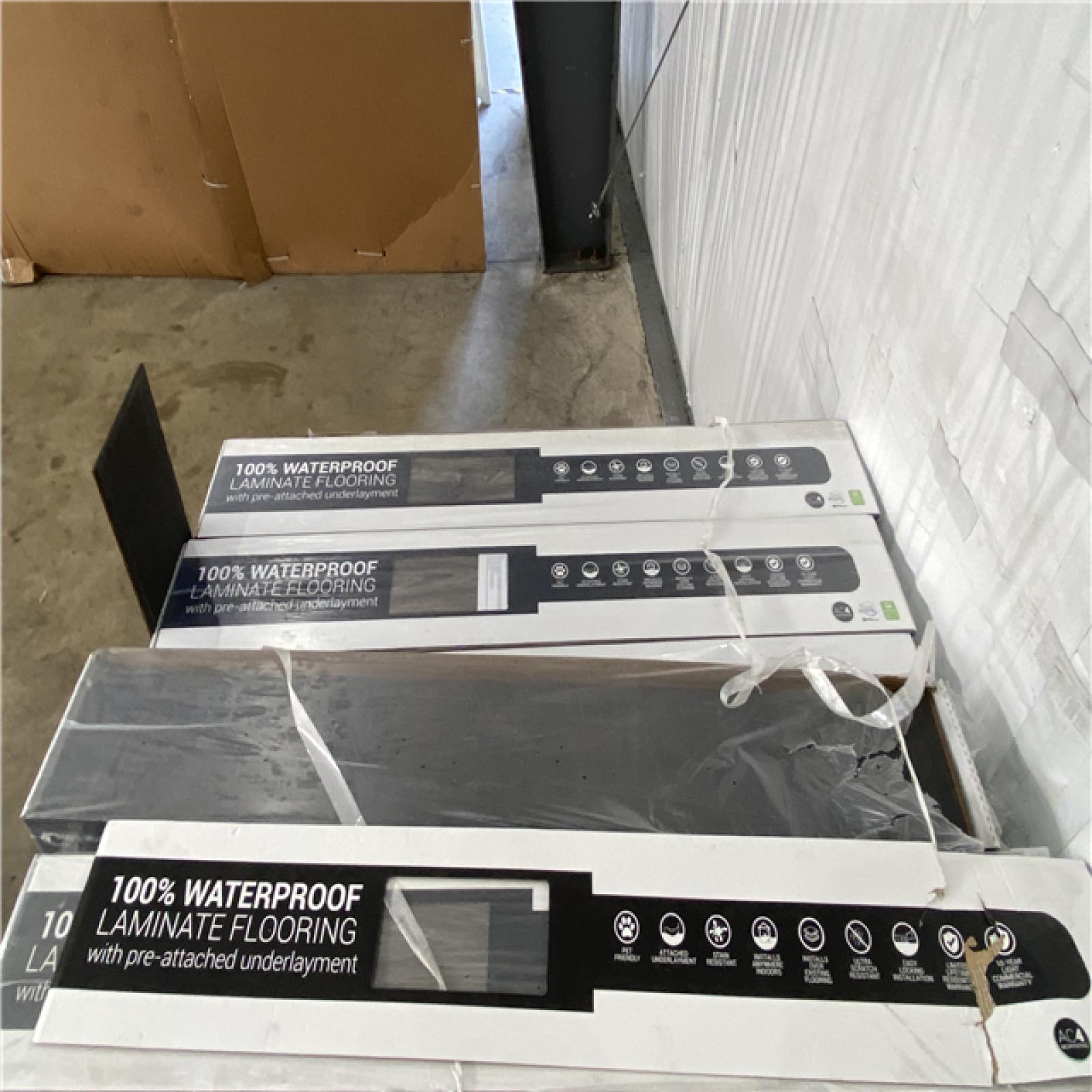 Houston Location AS IS - Home Improvement Flooring Pallet
