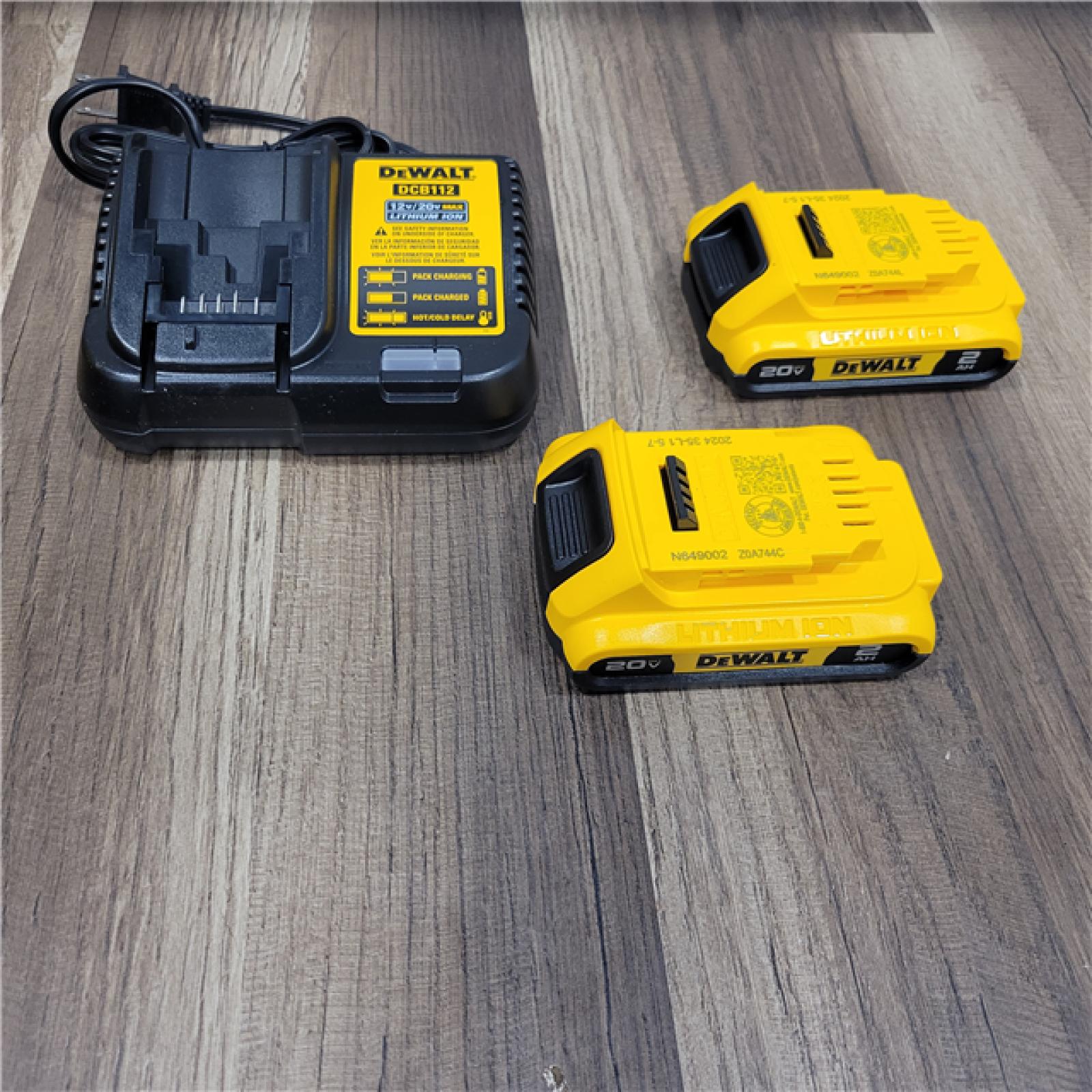 AS-IS DEWALT ATOMIC 20-Volt Lithium-Ion Cordless Brushless Combo Kit (4-Tool) with (2) 2.0Ah Batteries, Charger and Bag