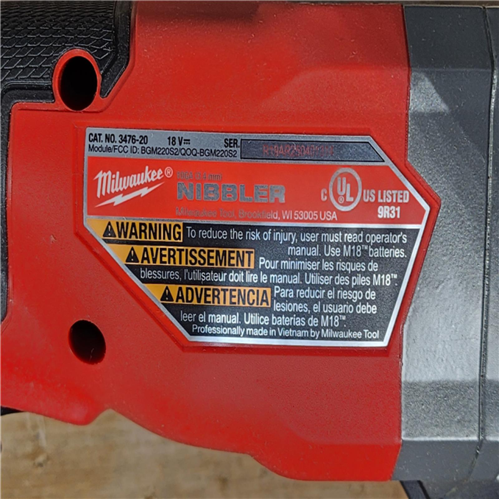 HOUSTON LOCATION - AS-IS (APPEARS LIKE NEW) M18 FUEL(TM) 10 Gauge Nibbler