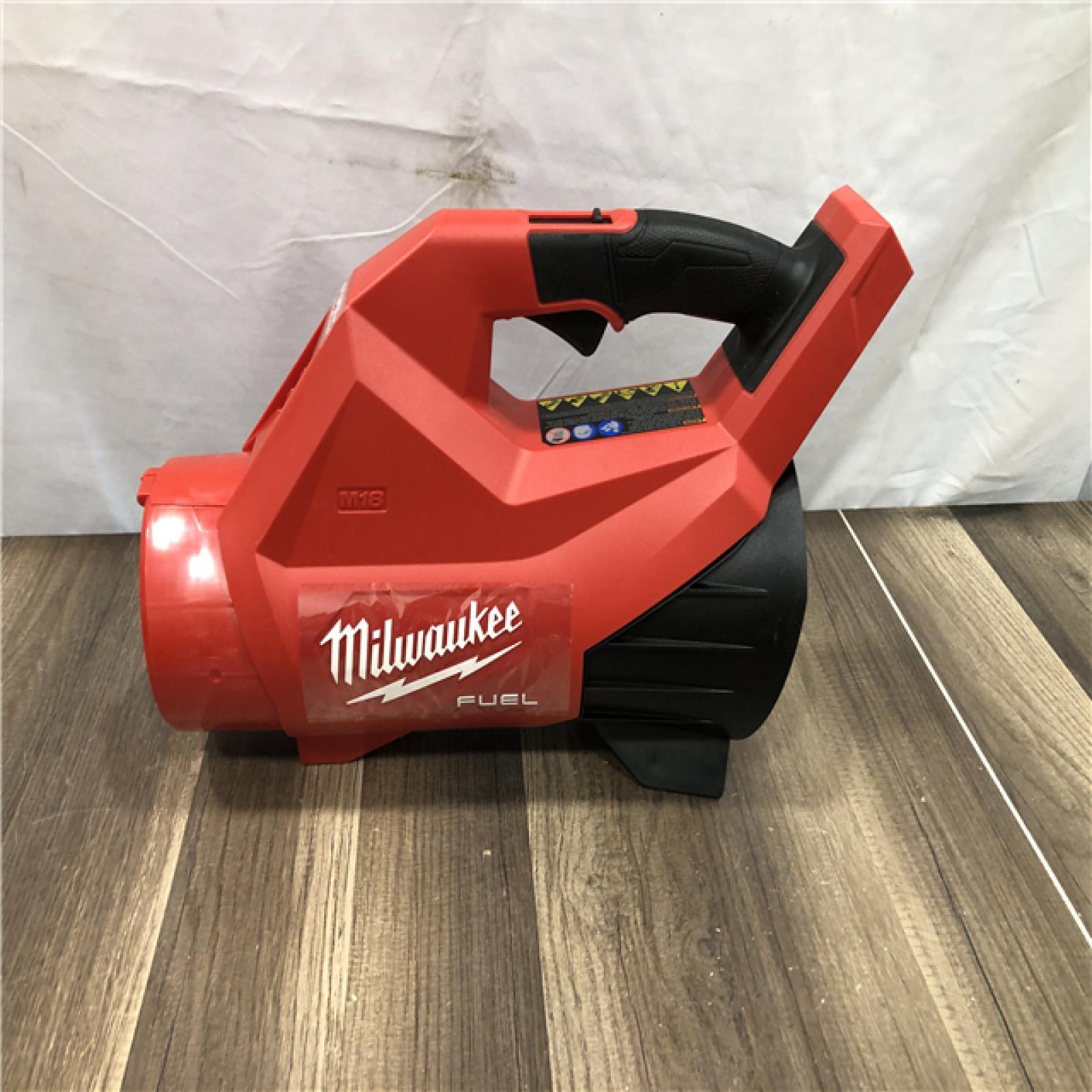 AS-IS Milwaukee  FUEL 120 MPH 500 CFM 18V Brushless Cordless Battery Powered Leaf Blower Kit