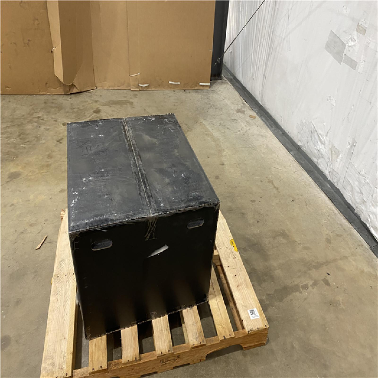 Houston Location - AS-IS home improvement pallet GOZNEY DOME
