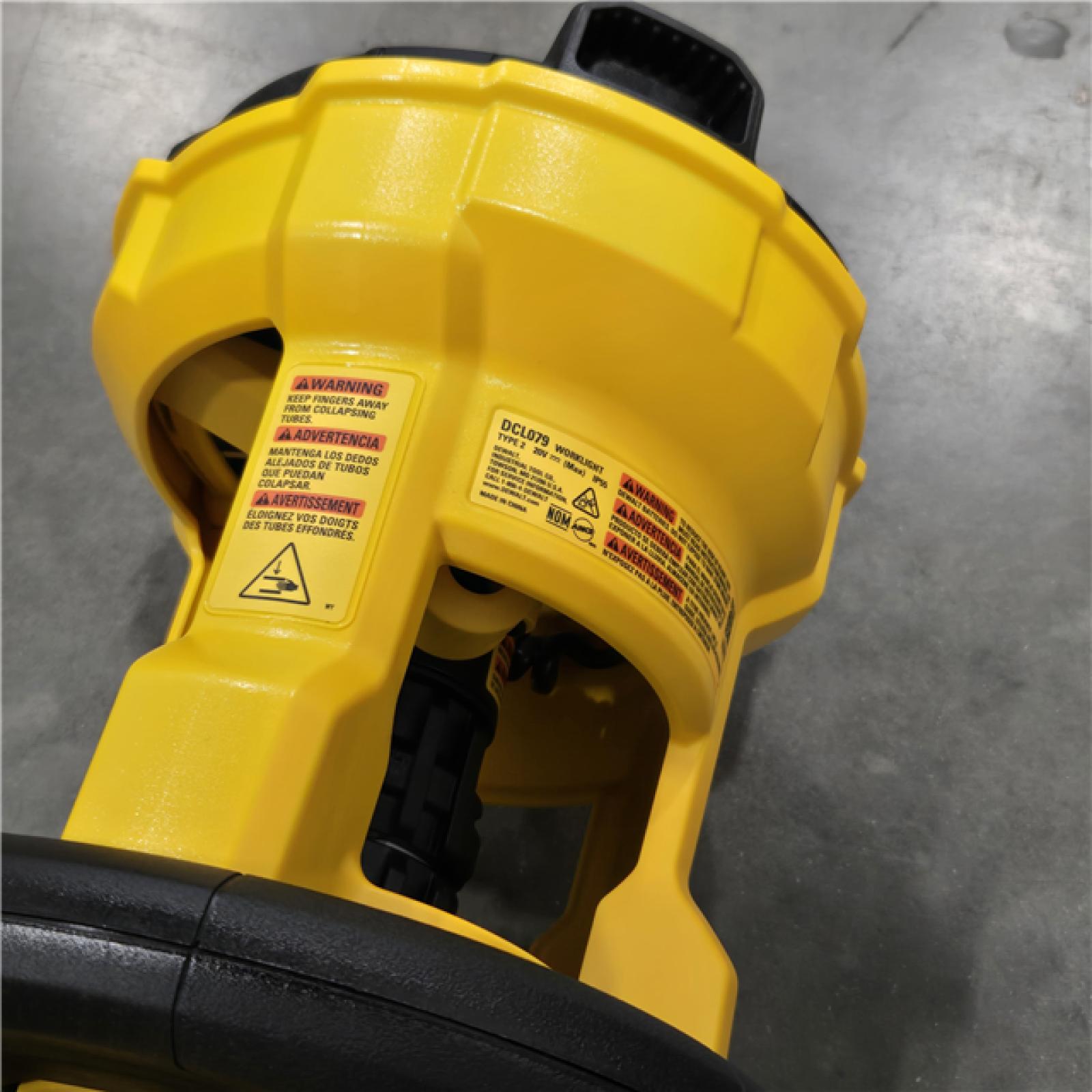 LIKE NEW! - DEWALT DCL079B LED Tripod Light, 20V MAX