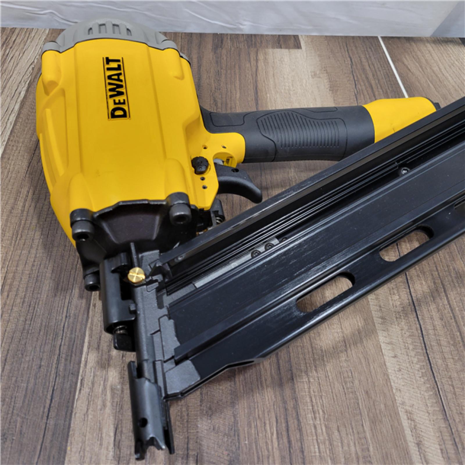 AS-IS DEWALT 21 Pneumatic Collated Framing Nailer