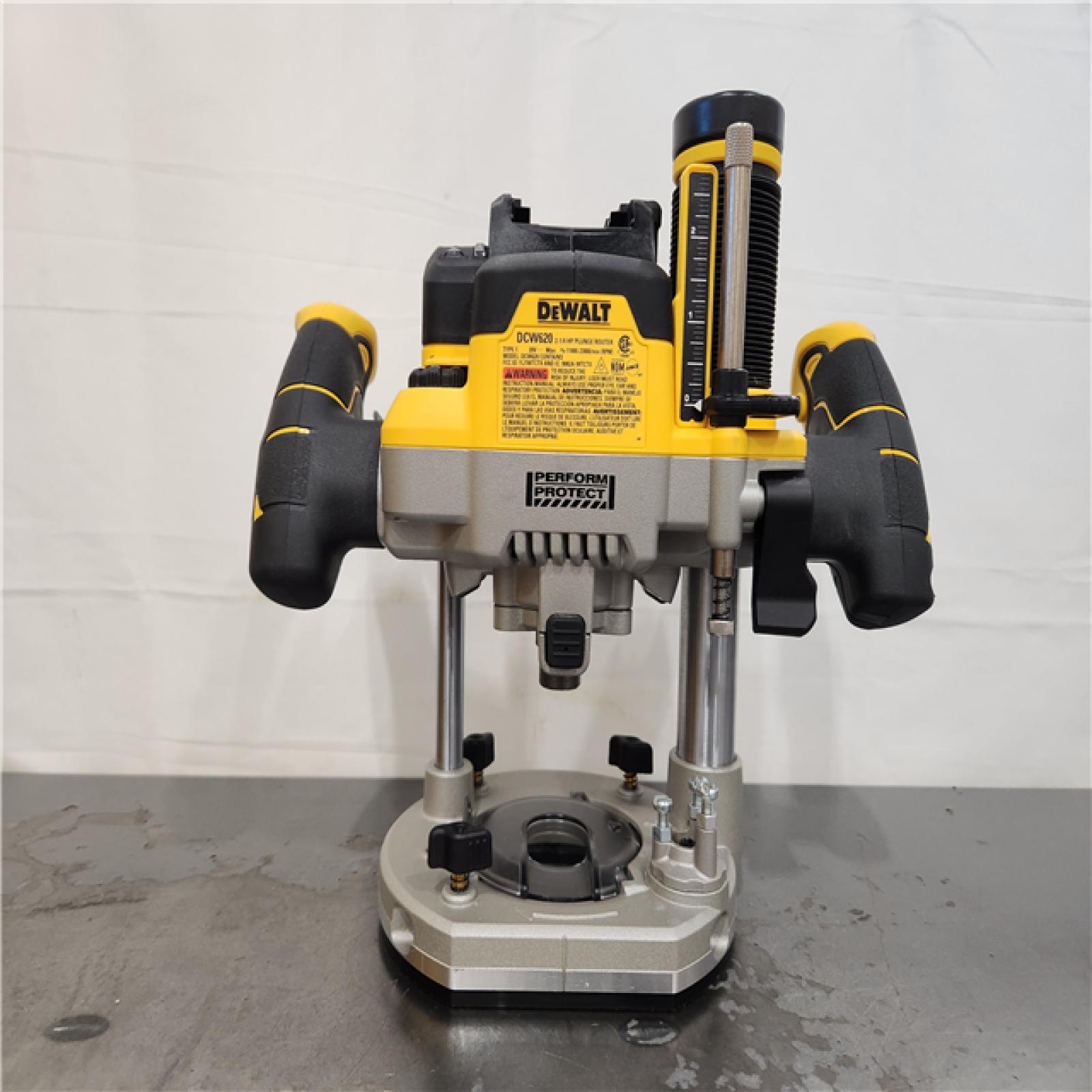 AS-IS- 20V MAX XR 2-1/4 Peak HP Brushless Cordless Plunge Router (Tool Only)