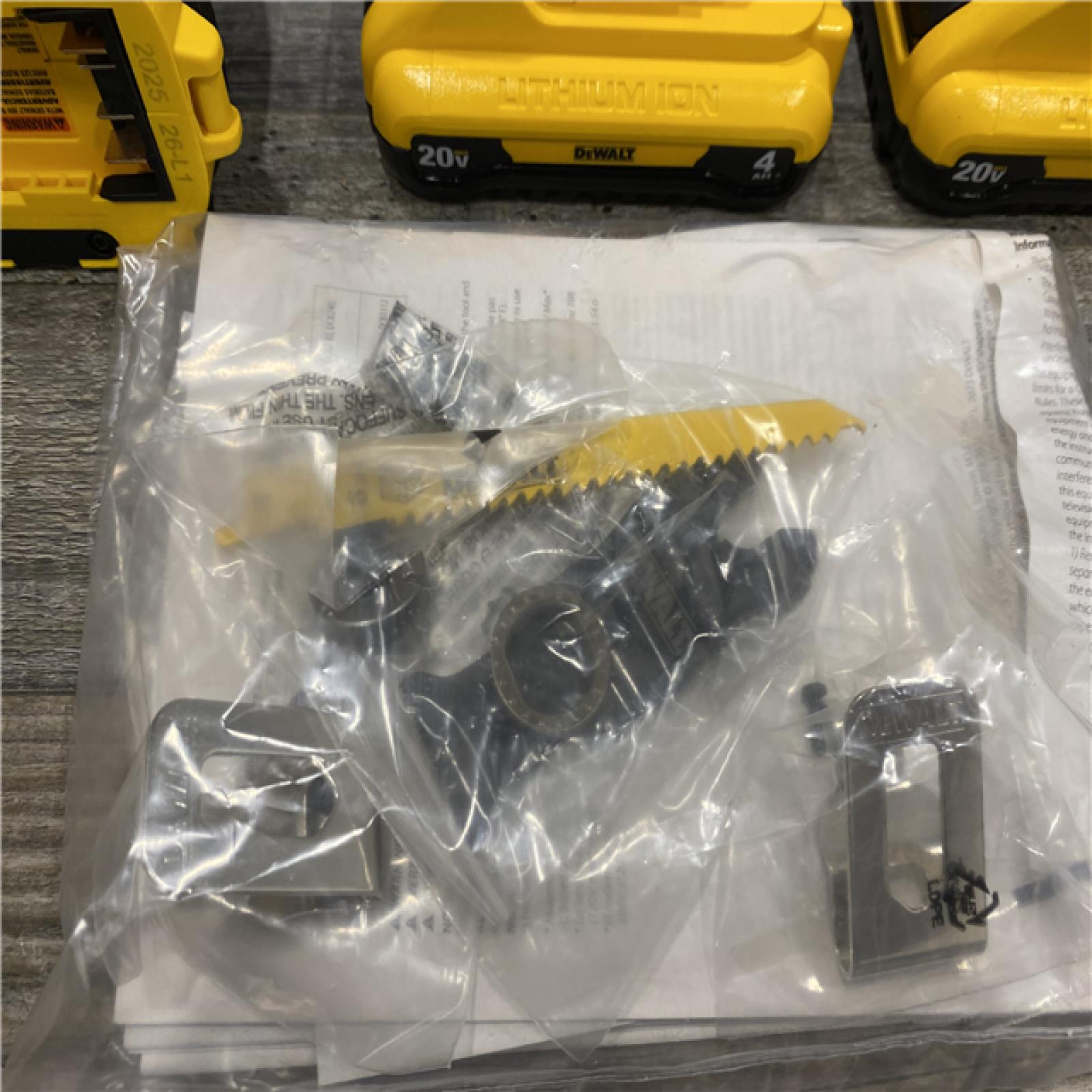 AS-IS DEWALT 20-Volt Maximum Lithium-Ion Cordless 4-Tool Combo Kit