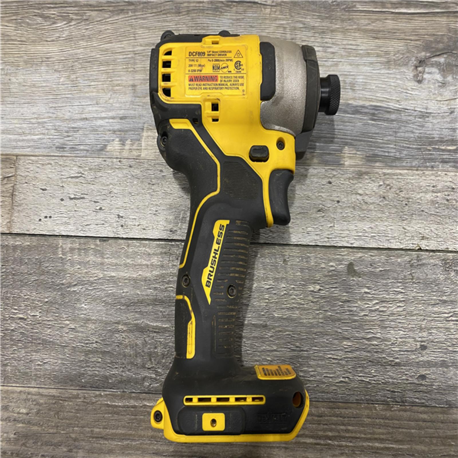 AS-IS DEWALT Atomic 20V Max Lithium-Ion Brushless Cordless Compact 1/4 in. Impact Driver Kit