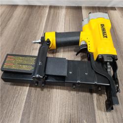 LIKE NEW! - DEWALT 16 Gauge 1 Crown 2 Lathing Stapler
