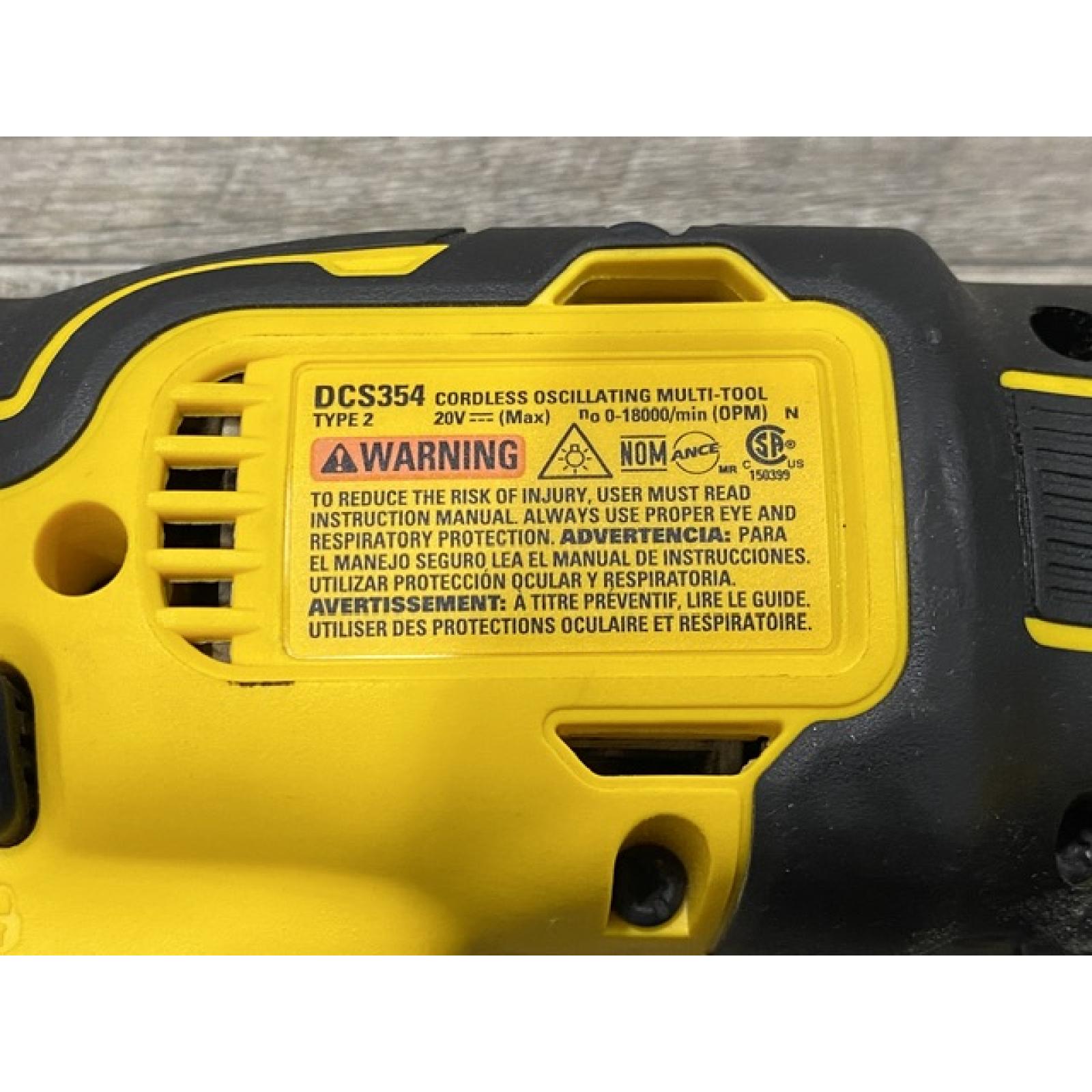 AS-IS DEWALT ATOMIC 20V MAX Cordless Brushless Oscillating Multi Tool Kit