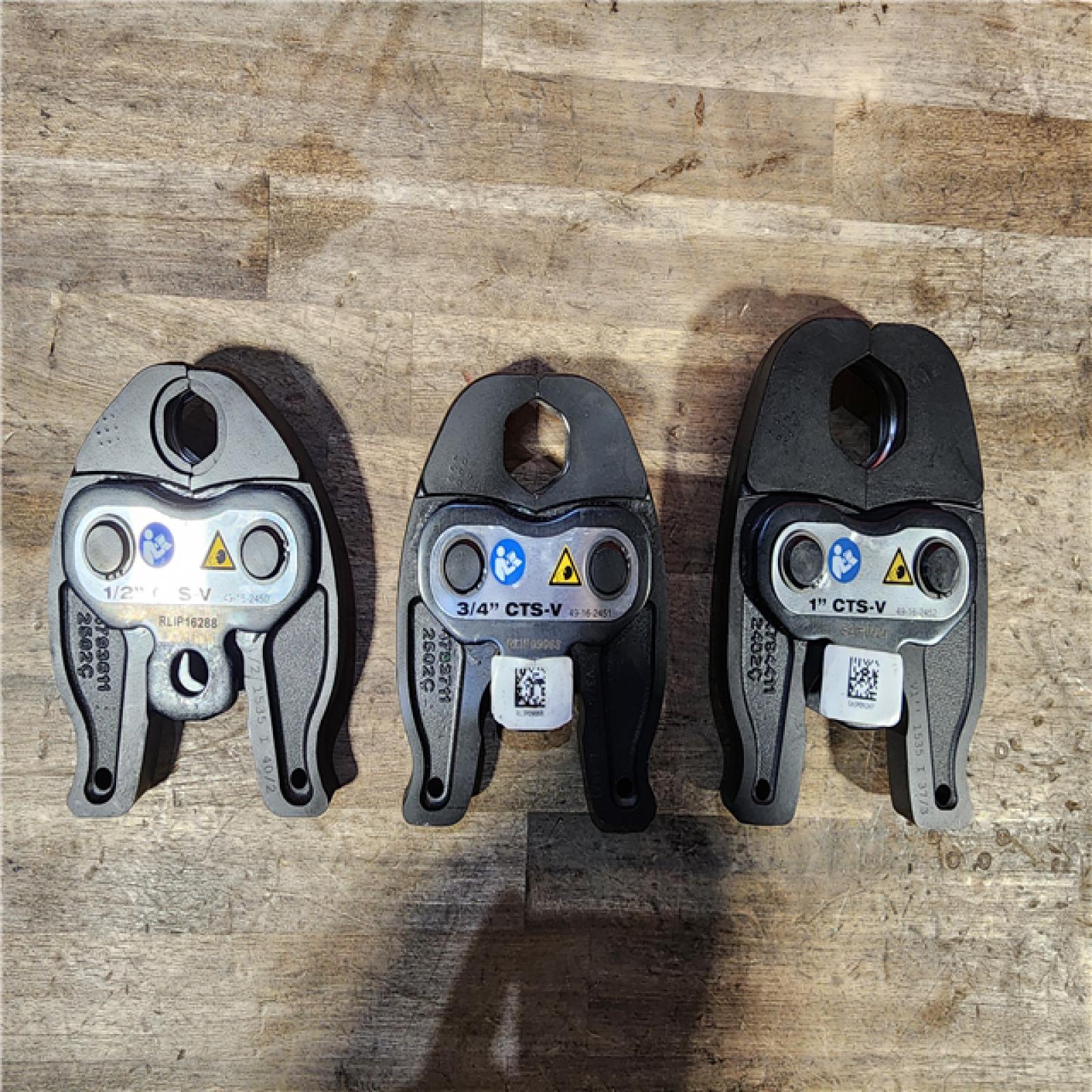 HOUSTON LOCATION - AS-IS Milwaukee M12 12-Volt Lithium-Ion Force Logic Cordless Press Tool