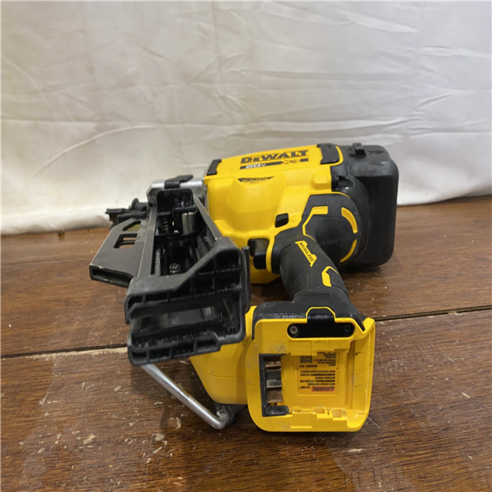 AS-IS DEWALT 20-Volt 21° Cordless Framing Nailer (Tool-Only)