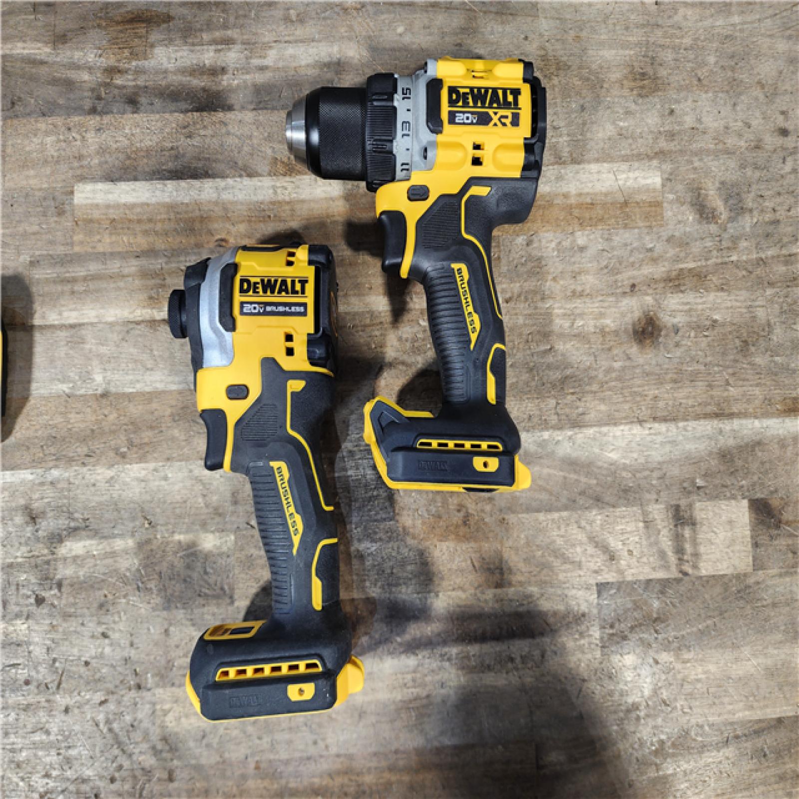 HOUSTON LOCATION - AS-IS DEWALT 2 TOOL COMBO KIT W/ (2) BATTERY & CHARGER