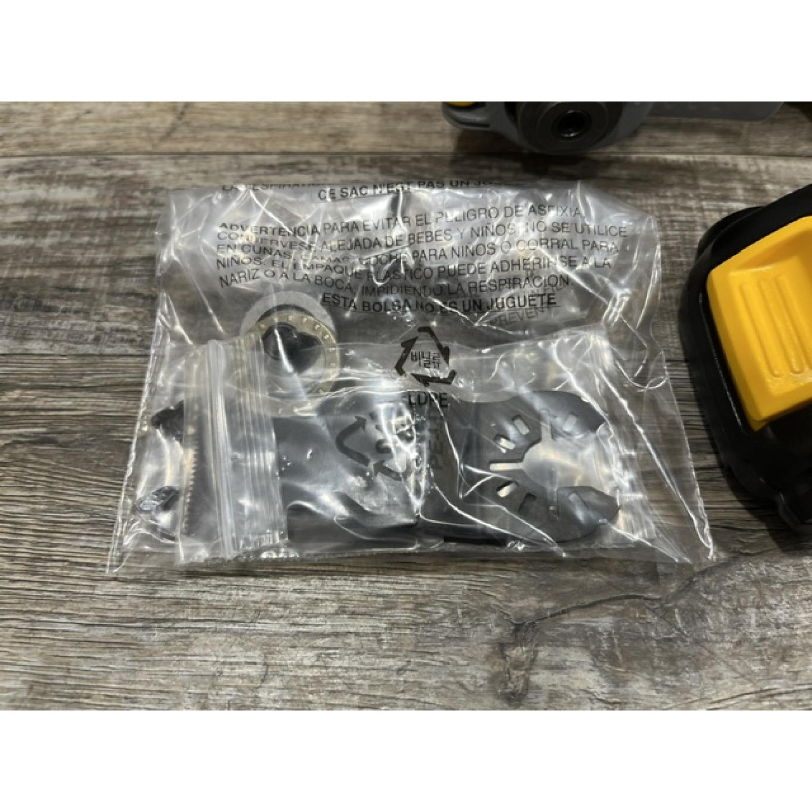 AS-IS DEWALT 20V MAX XR Cordless Brushless 3-Speed Oscillating Multi Tool Kit