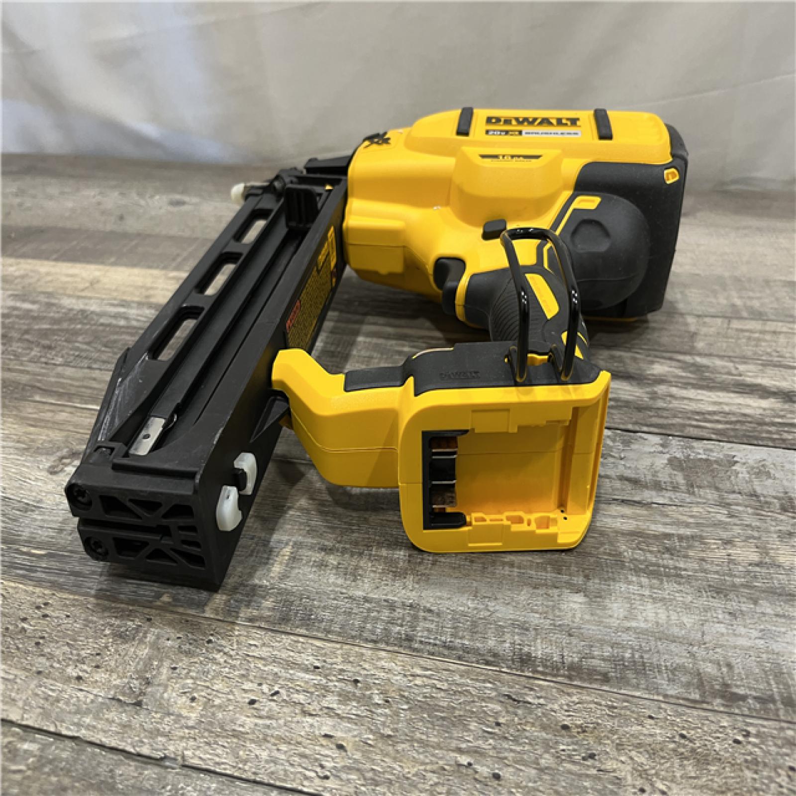 AS-IS DEWALT 20V MAX XR 16-Gauge Lithium-Ion Cordless Finish Nailer (Tool Only)