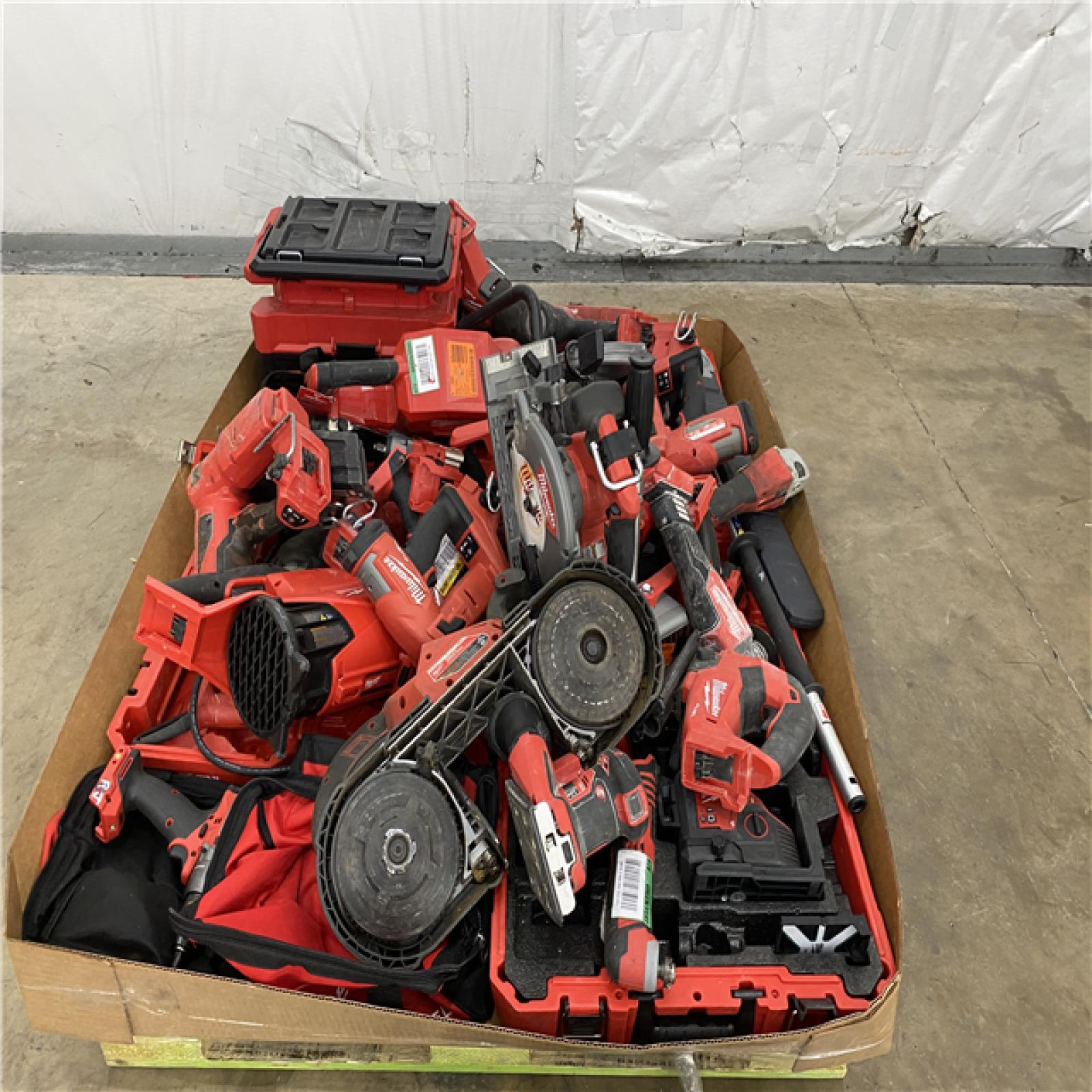 Houston Location AS IS - Tool Pallet