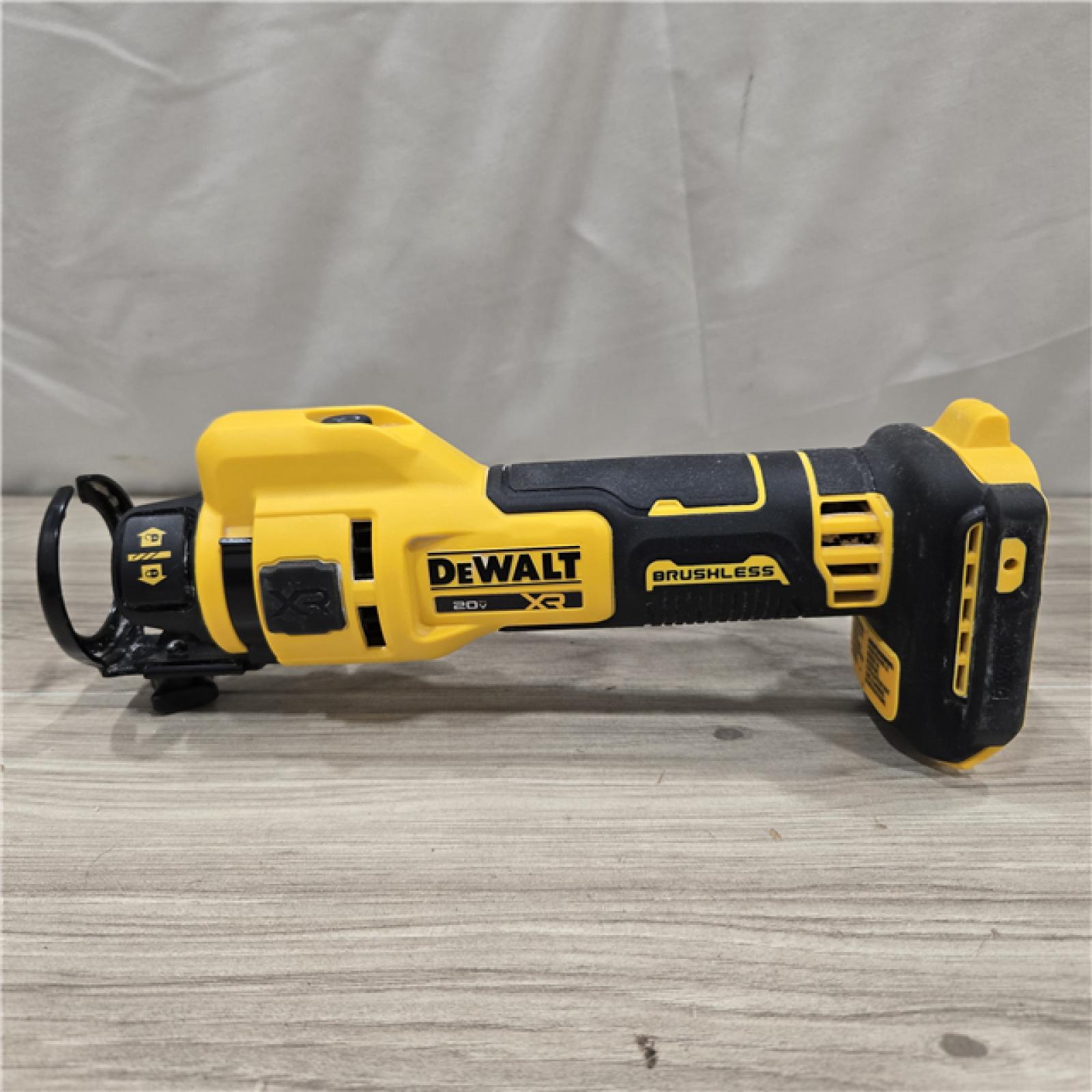 AS-IS DEWALT 20V MAX Cordless Cut-Out Tool (Tool-Only)