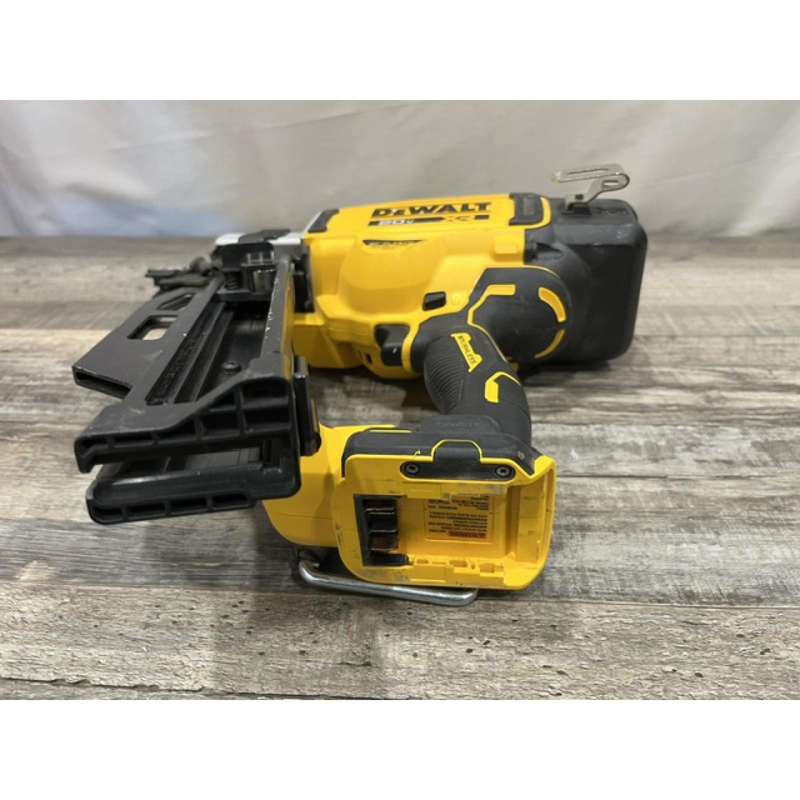 AS-IS DEWALT 20-Volt 21° Cordless Framing Nailer (Tool-Only)