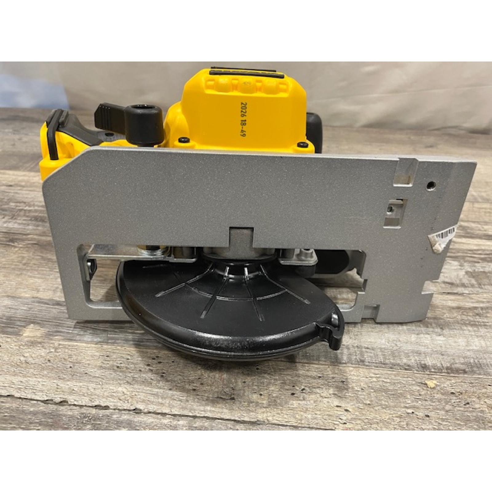 AS-IS DEWALT 20V MAX Cordless Brushless 6-1/2 in. Sidewinder Style Circular Saw (Tool Only)