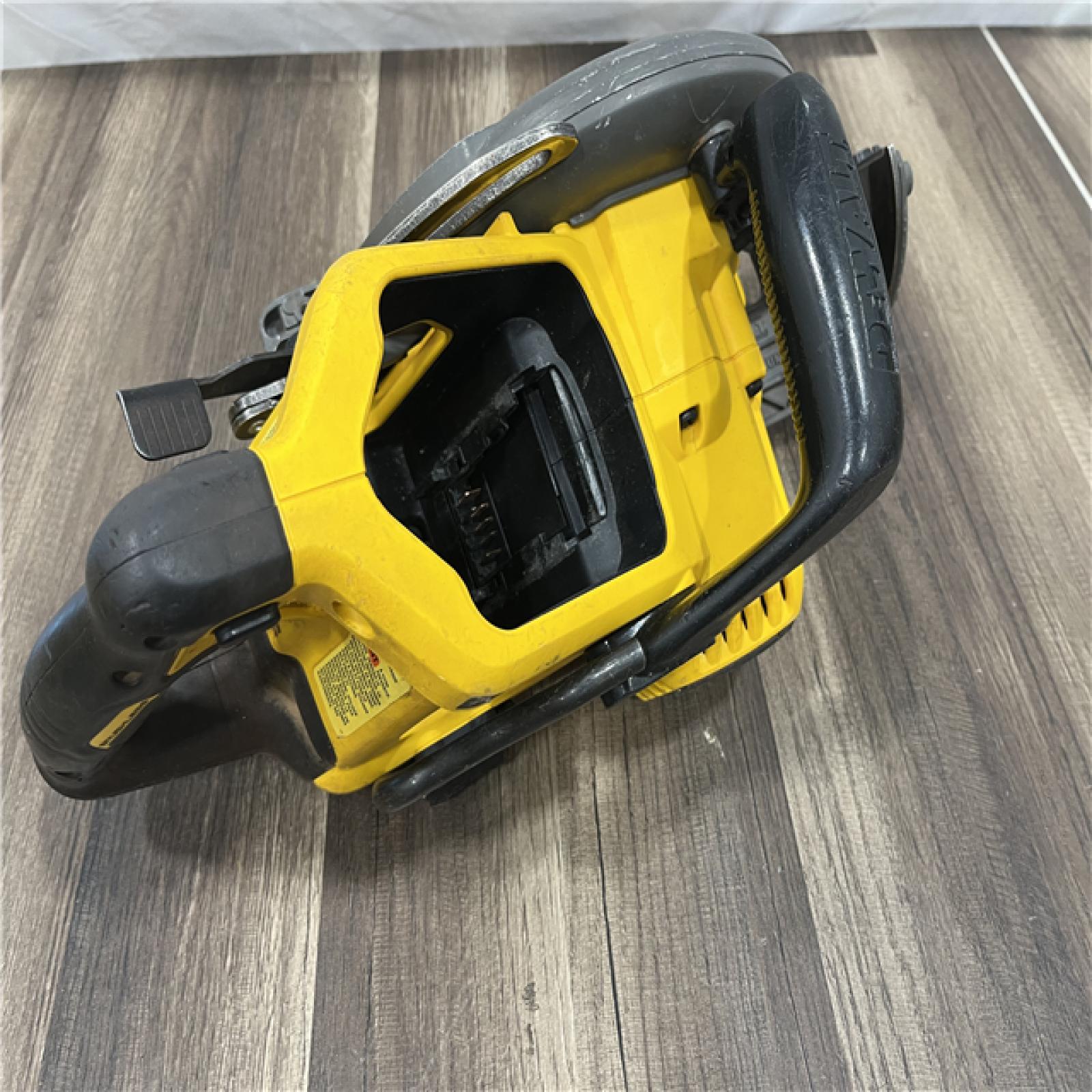AS-IS DEWALT FLEXVOLT 60V MAX Cordless Brushless 7-1/4 in. Wormdrive Style Circular Saw (Tool Only)
