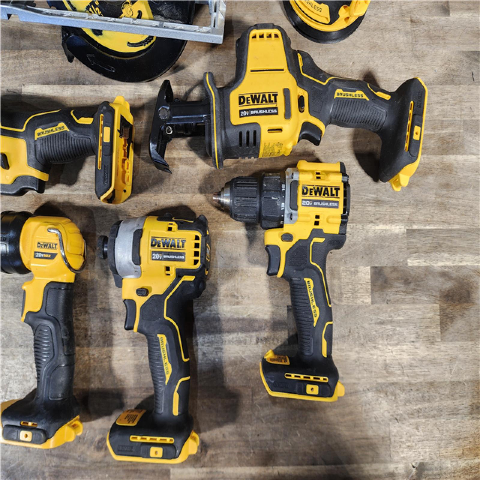 HOUSTON LOCATION - AS-IS DEWALT 7 TOOL COMBO KIT W/ (2) BATTERY & CHARGER