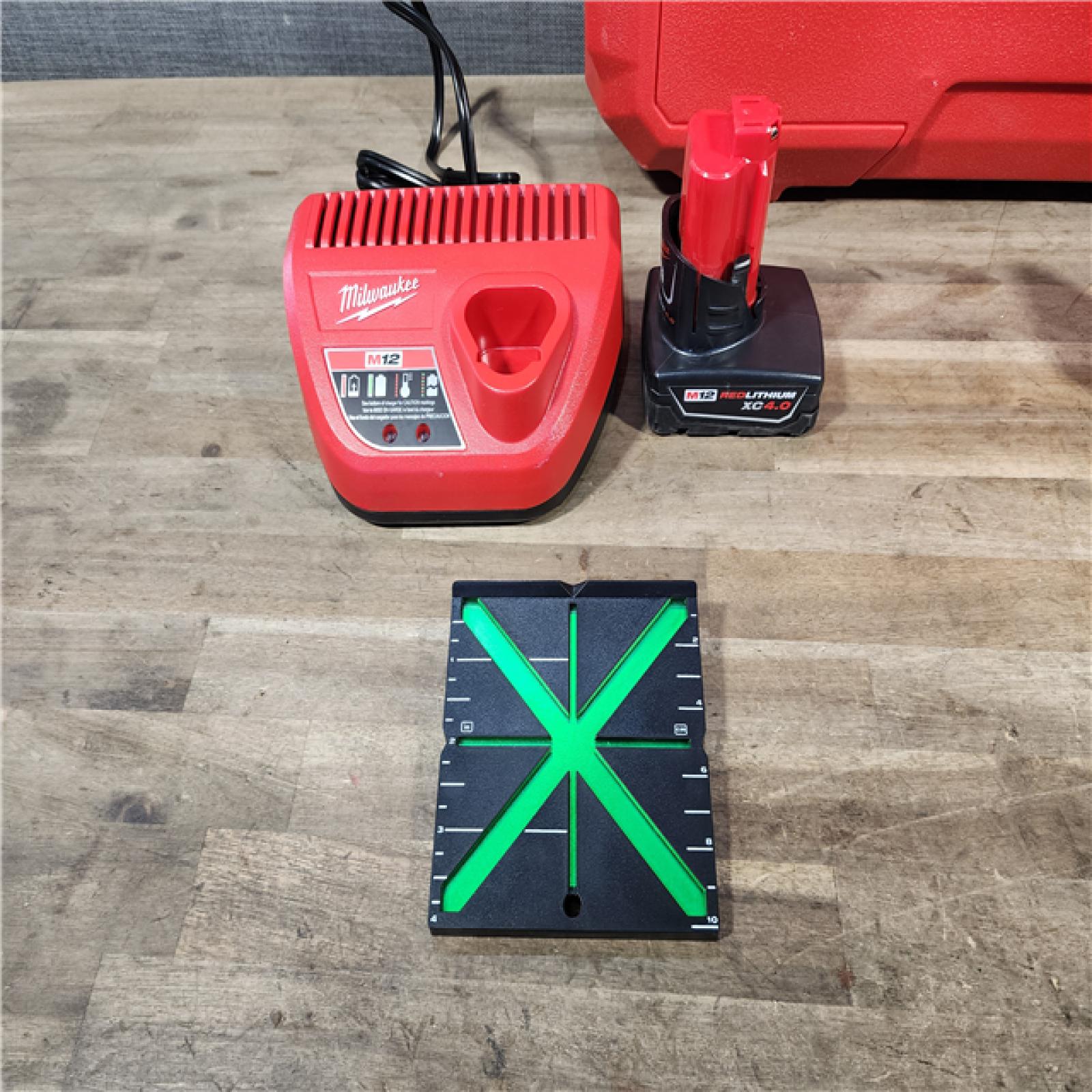 HOUSTON LOCATION - AS-IS Milwaukee-3632-21 M12 Green Beam Laser 360° 3-Plane Kit