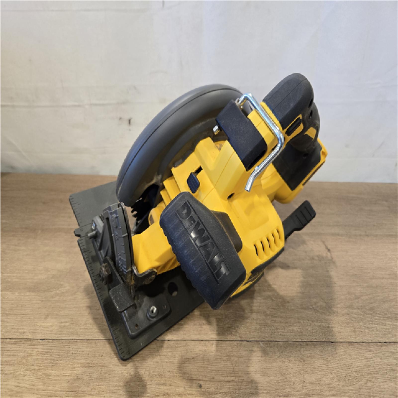 AS-IS DEWALT FLEXVOLT 60V MAX Cordless 7-1/4 in. Circular Saw (Tool Only)