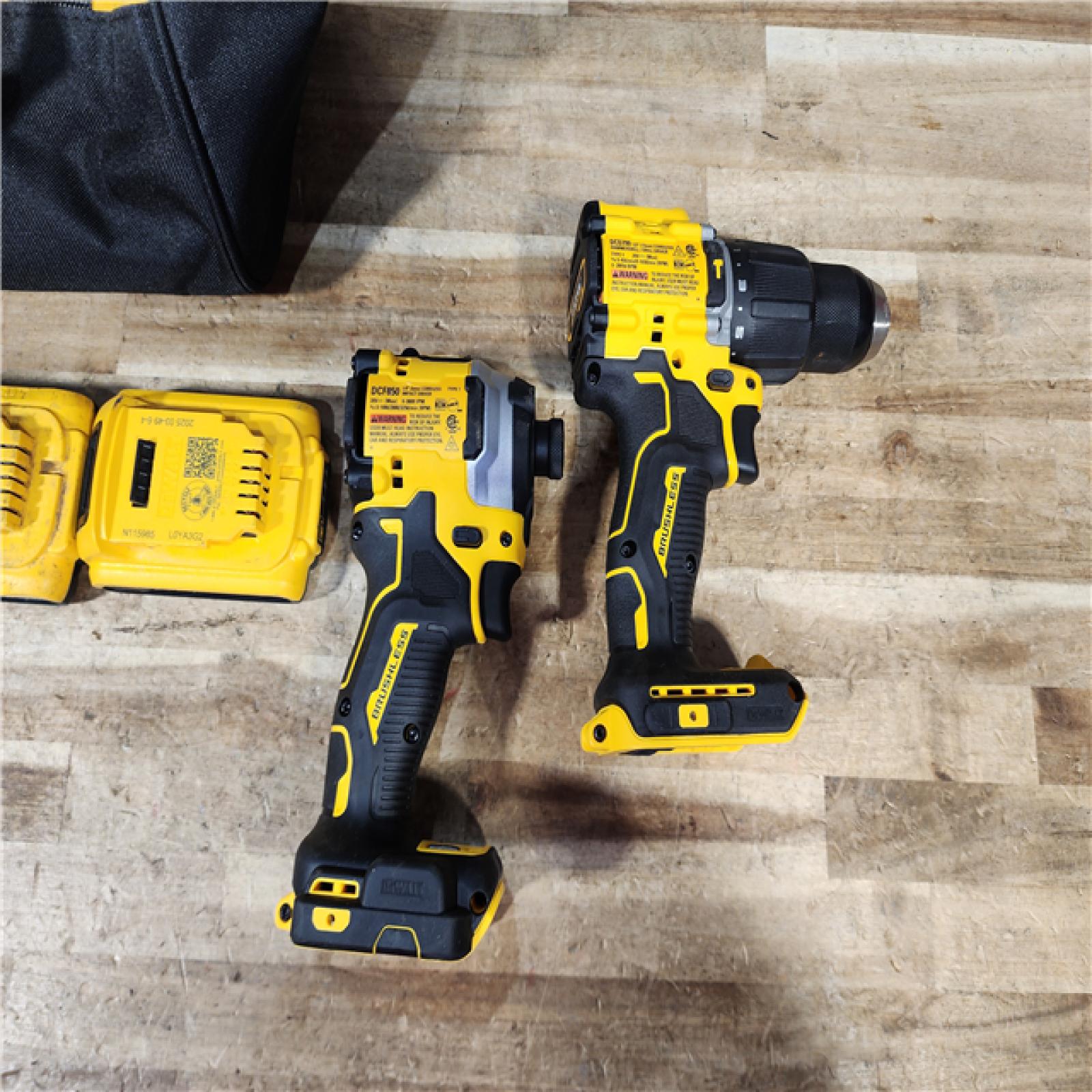 HOUSTON LOCATION - AS - IS DEWALT 2 TOOL COMBO KIT W/ (2) BATTERY & CHARGER