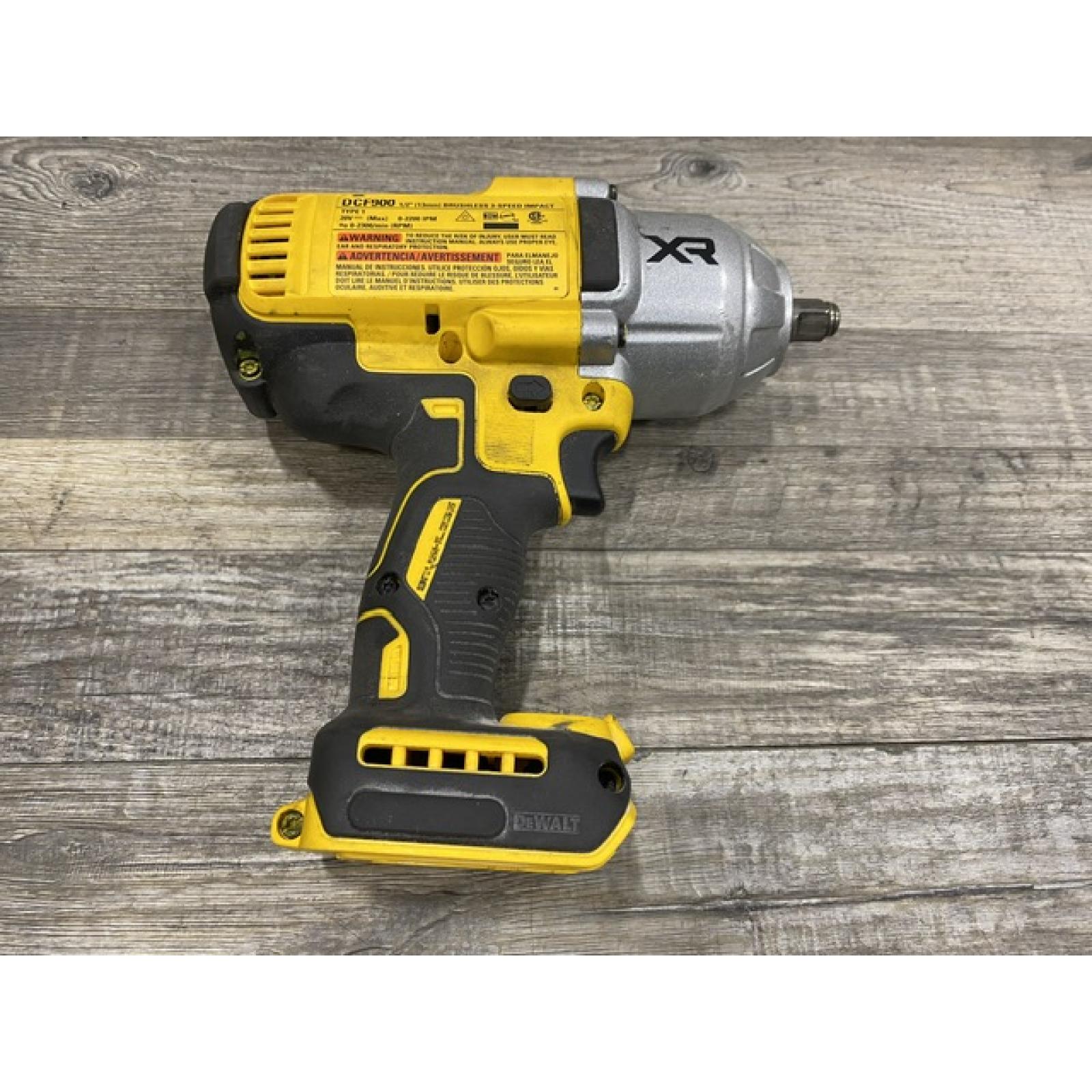 AS-IS DEWALT 20V MAX Lithium-Ion Cordless 1/2 in. Impact Wrench Kit