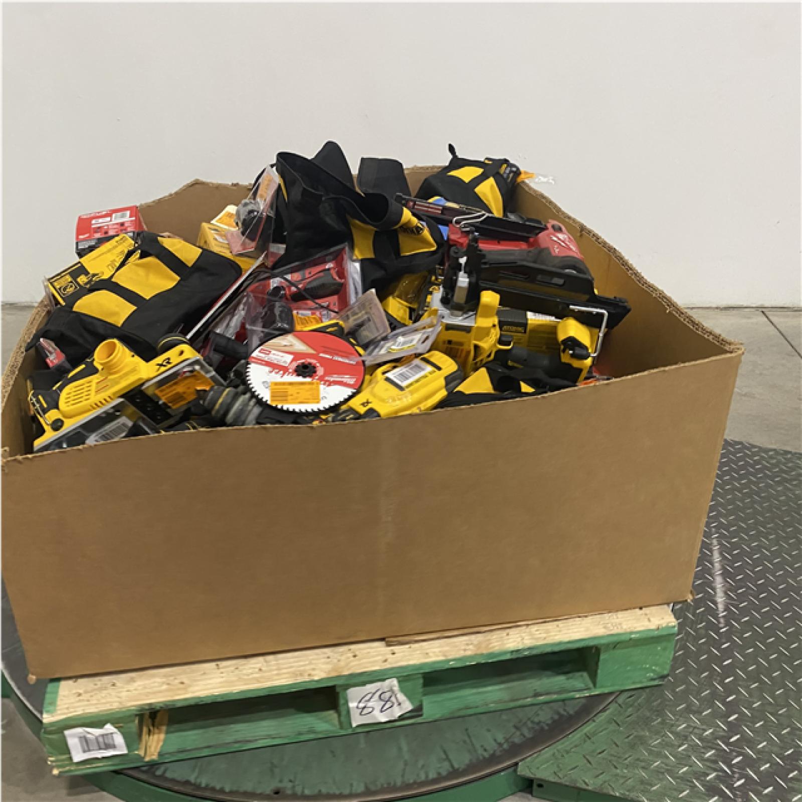 Dallas Location - As-Is Tool Pallet