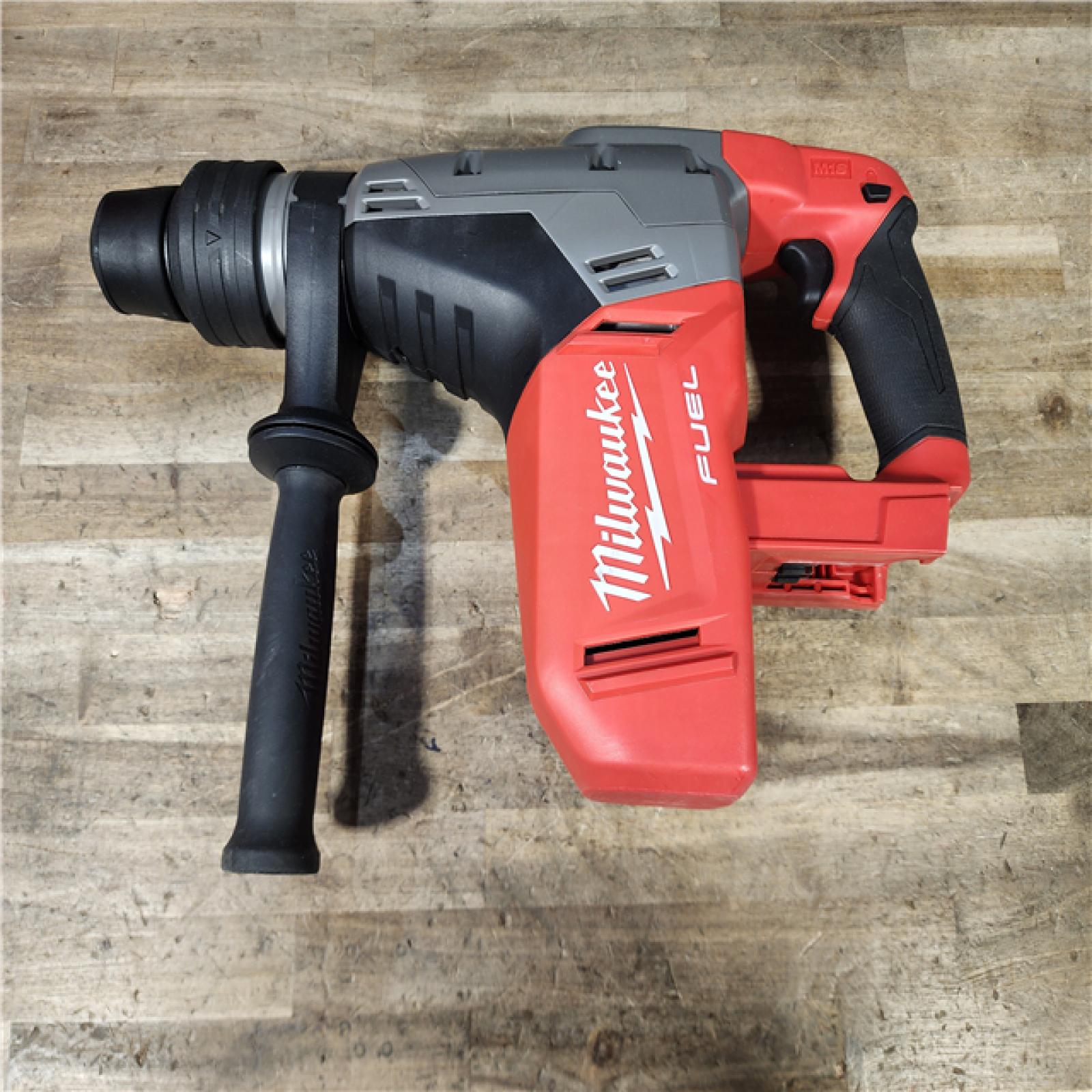 HOUSTON LOCATION - AS-IS M18 FUEL 18V Lithium-Ion Brushless Cordless 1-9/16 in. SDS-Max Rotary Hammer (Tool-Only)