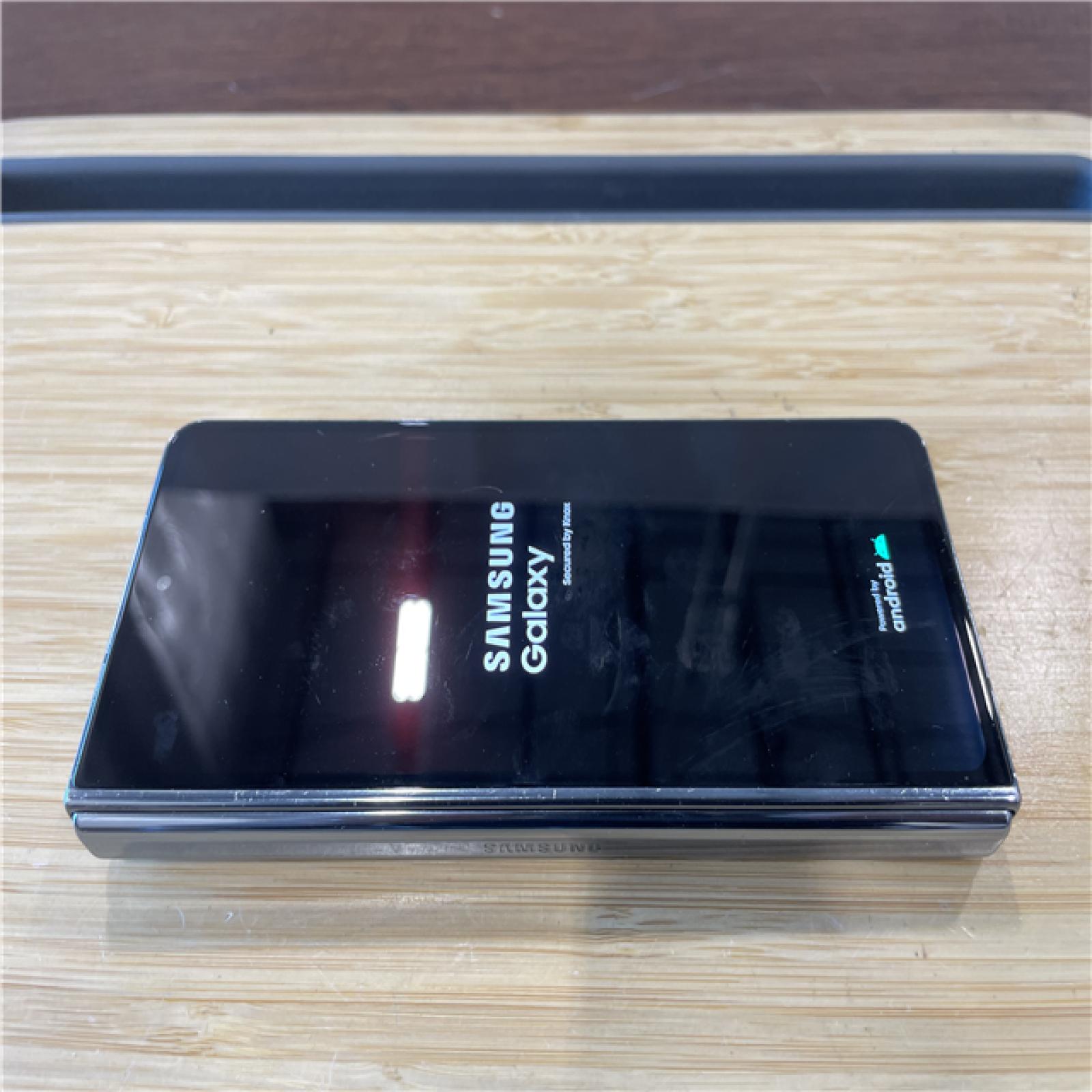 AS-IS Samsung Galaxy Z Fold4 512GB in Greygreen