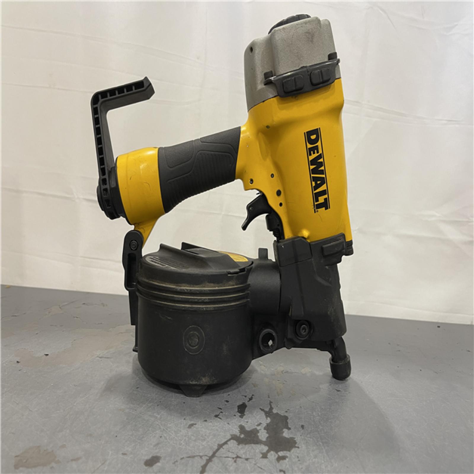 AS-IS - DeWalt Pneumatic 15-Degree Coil Corded Siding Nailer